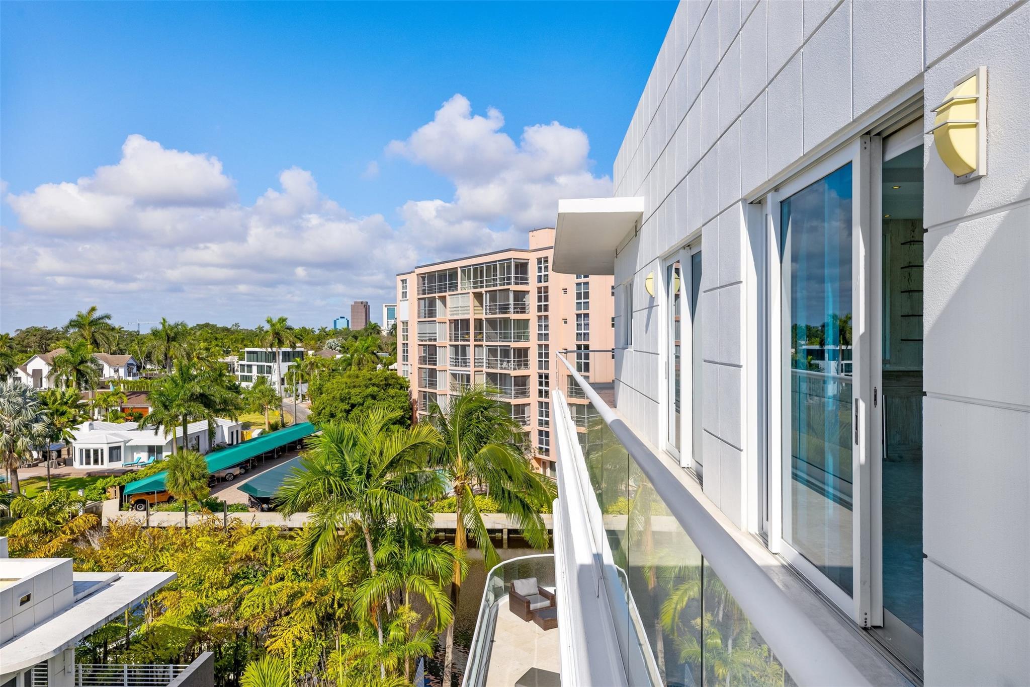 MAISON BLANC OF LAS OLAS - Residential