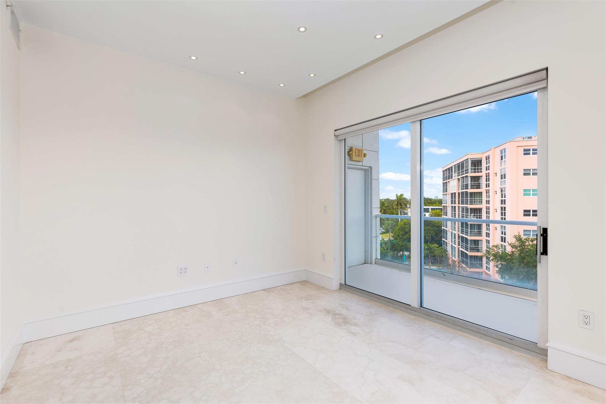 MAISON BLANC OF LAS OLAS - Residential