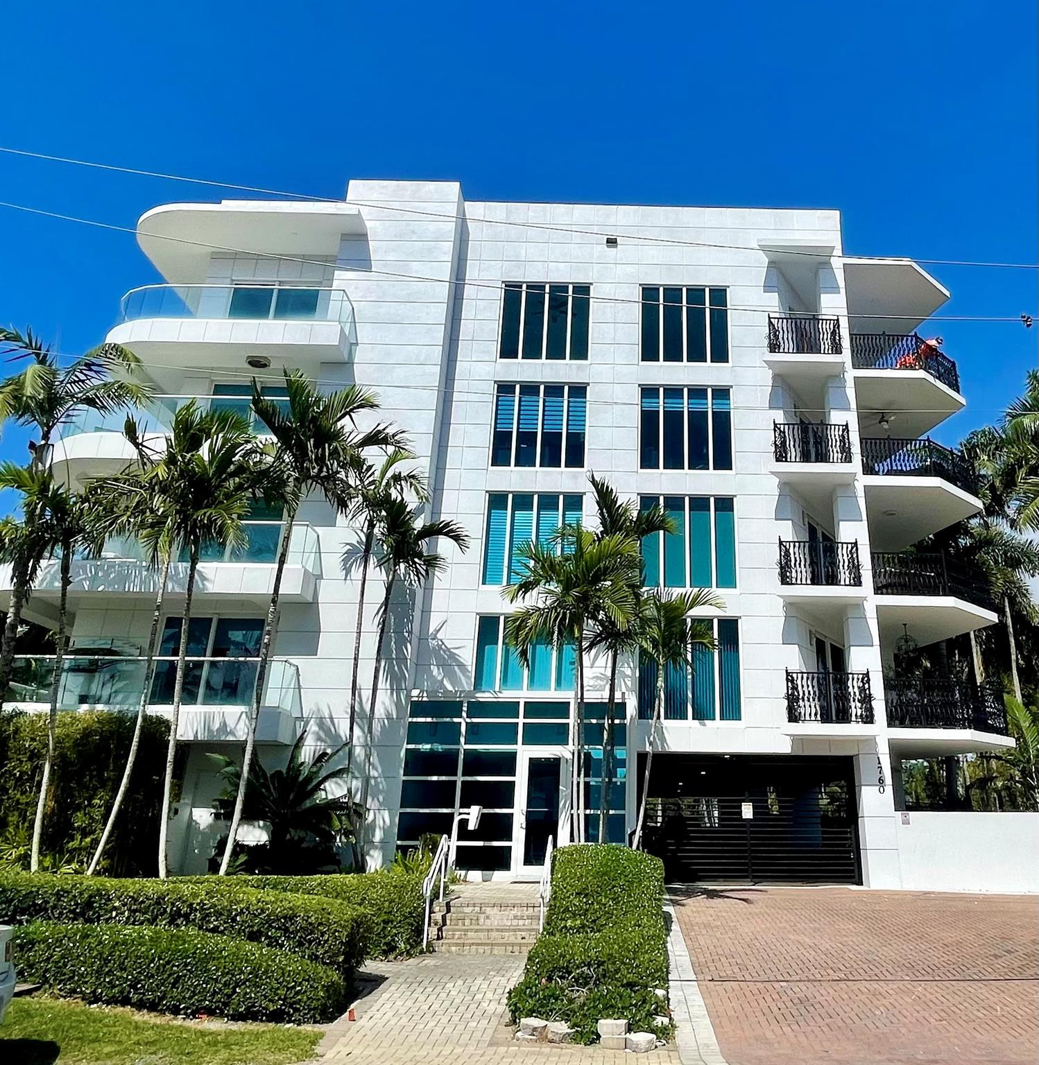 MAISON BLANC OF LAS OLAS - Residential