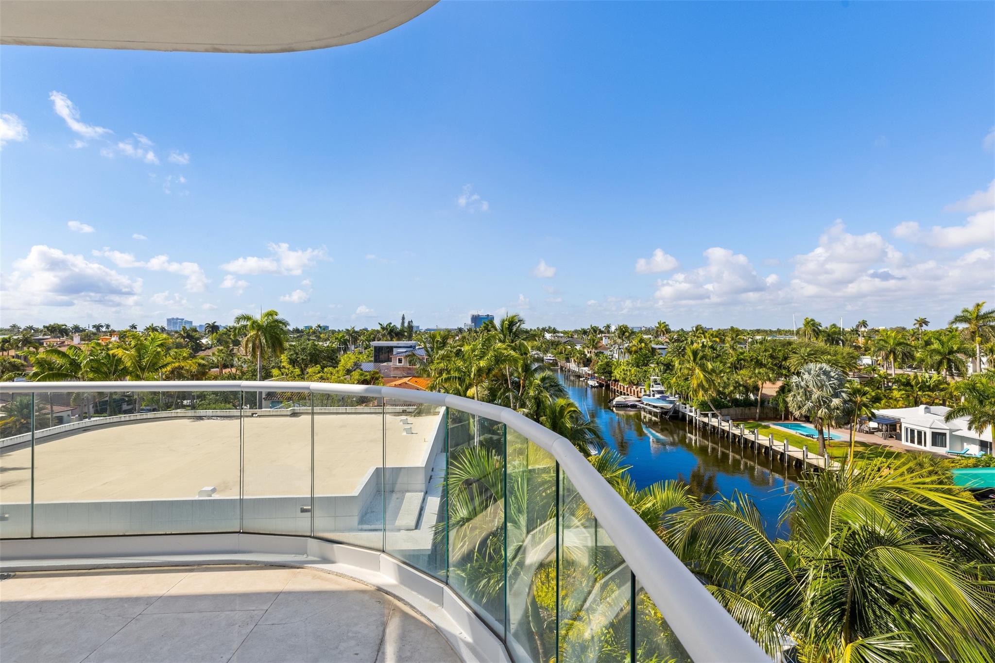 MAISON BLANC OF LAS OLAS - Residential