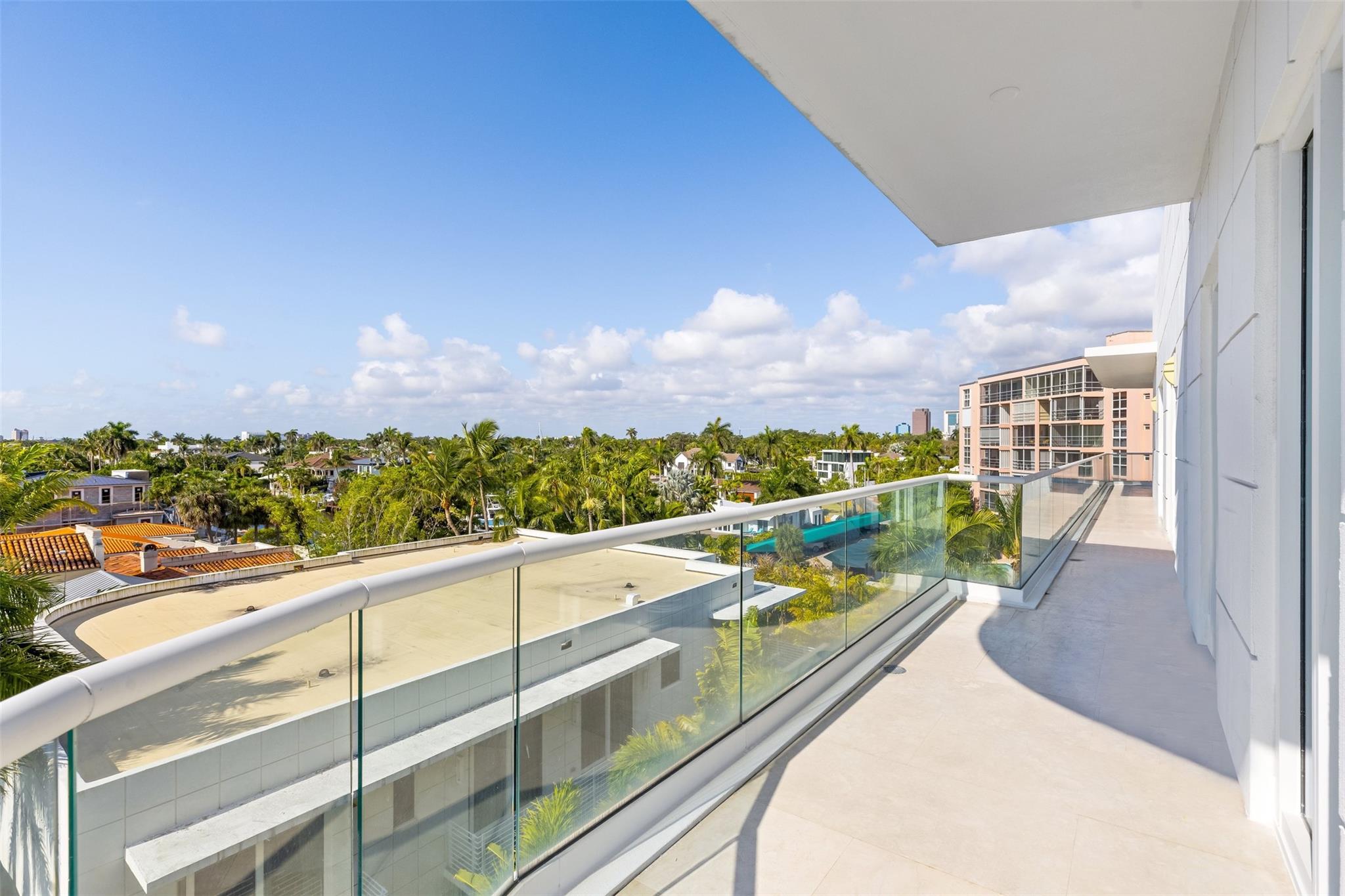 MAISON BLANC OF LAS OLAS - Residential
