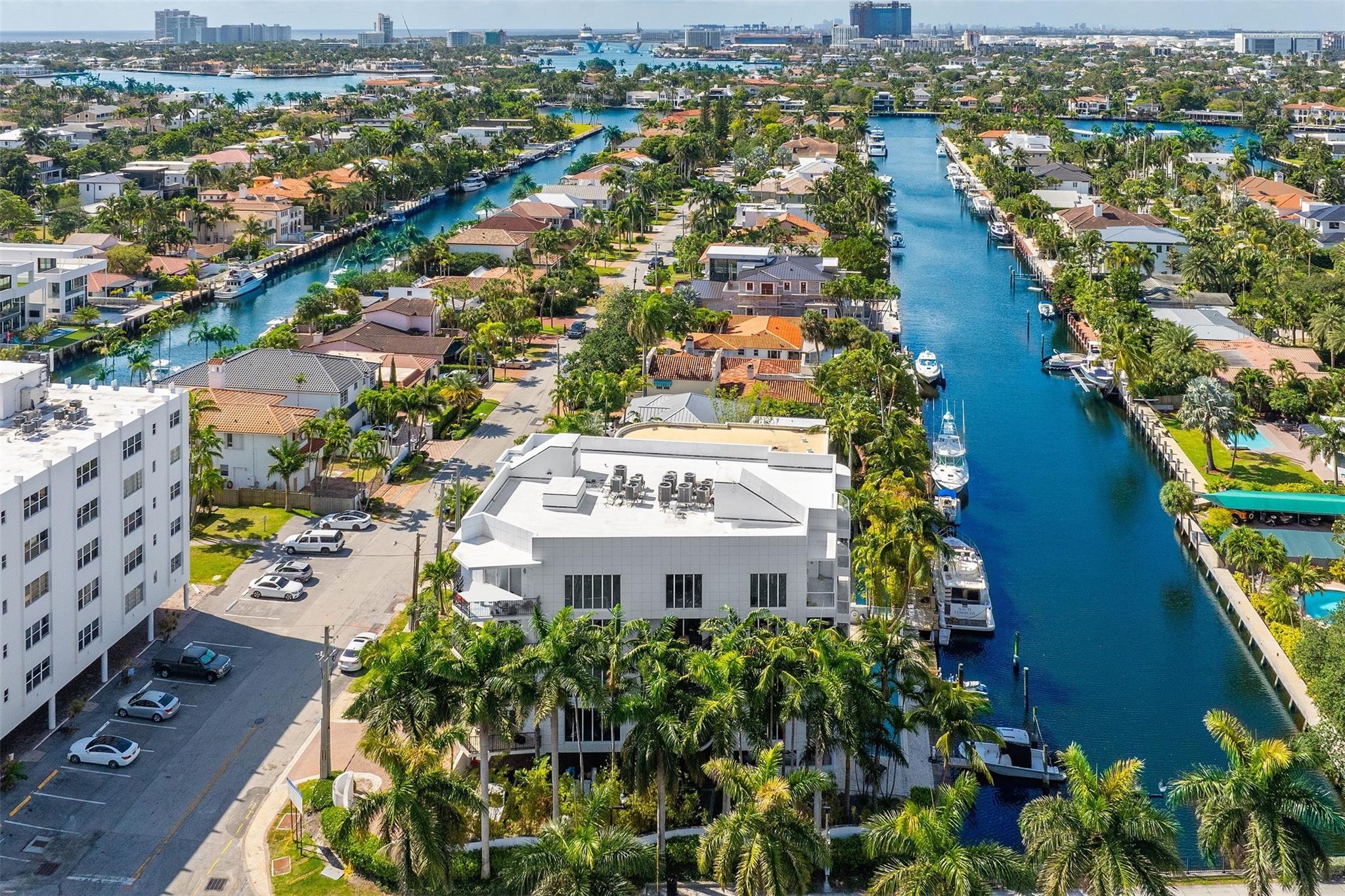 MAISON BLANC OF LAS OLAS - Residential