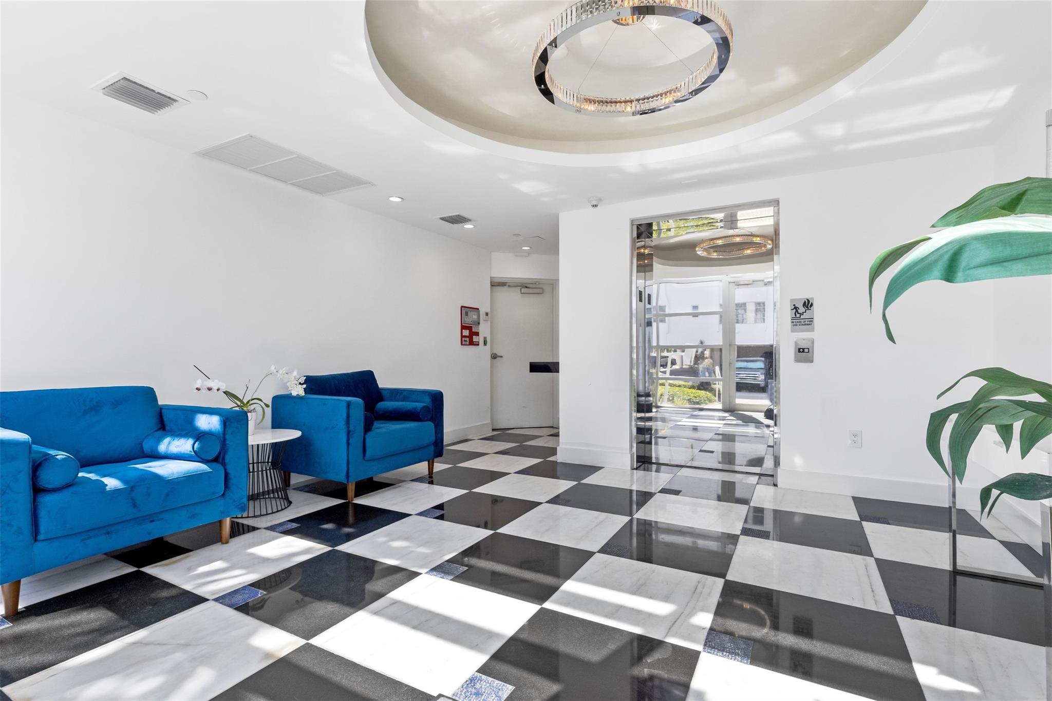 MAISON BLANC OF LAS OLAS - Residential