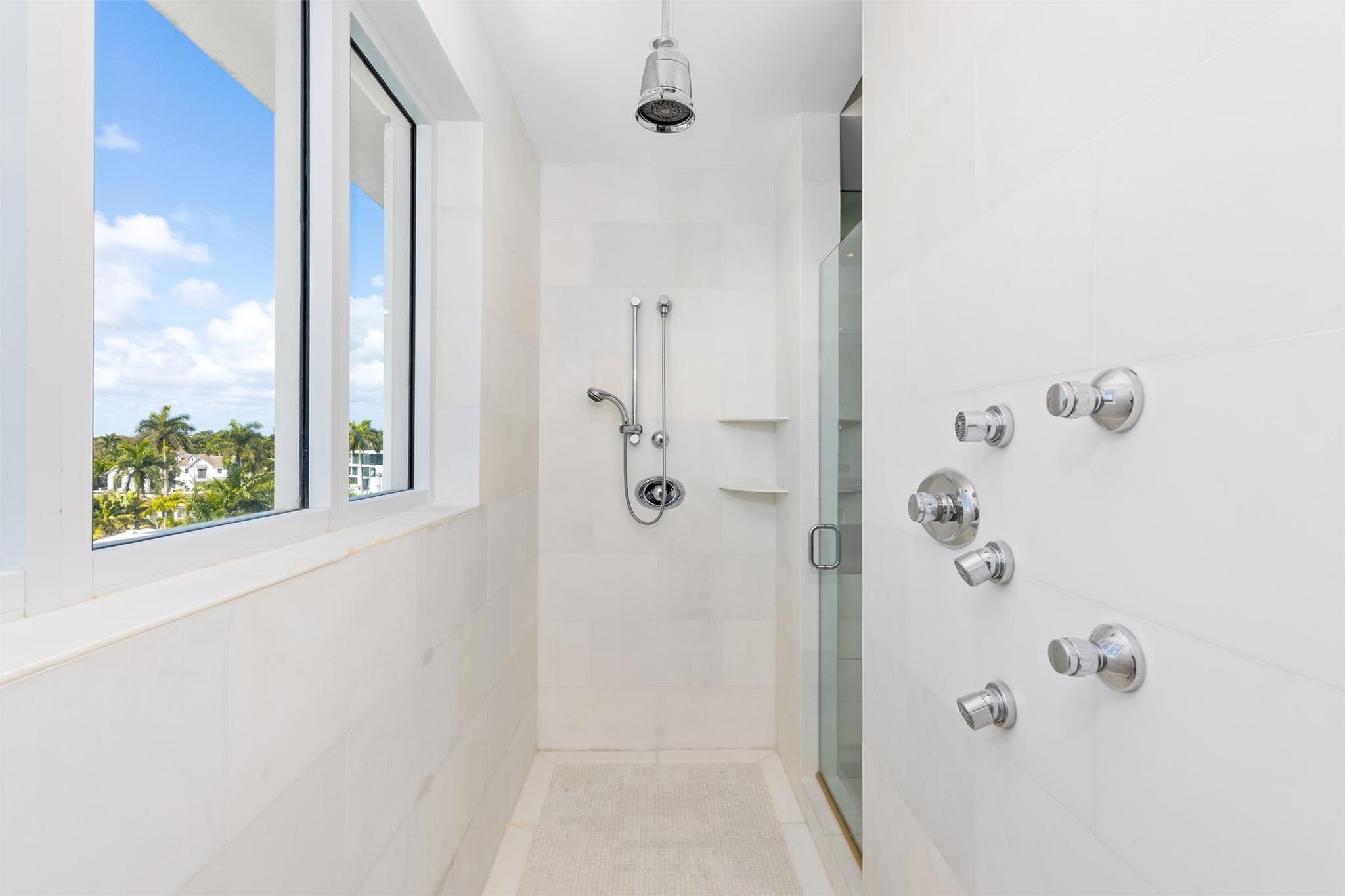 MAISON BLANC OF LAS OLAS - Residential