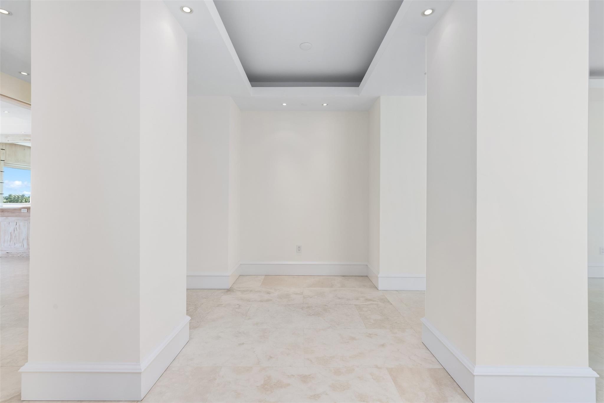 MAISON BLANC OF LAS OLAS - Residential