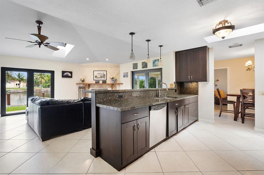 TROPIC PALMS 1 - Residential