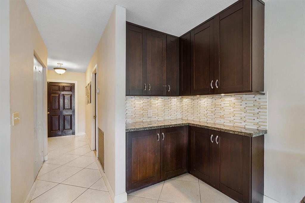 TROPIC PALMS 1 - Residential