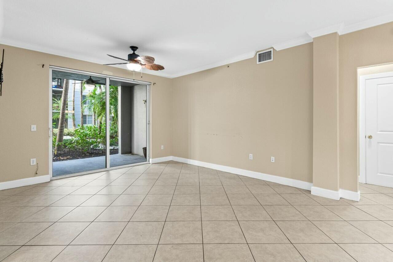VIZCAYA LAKES CONDO - Residential Lease