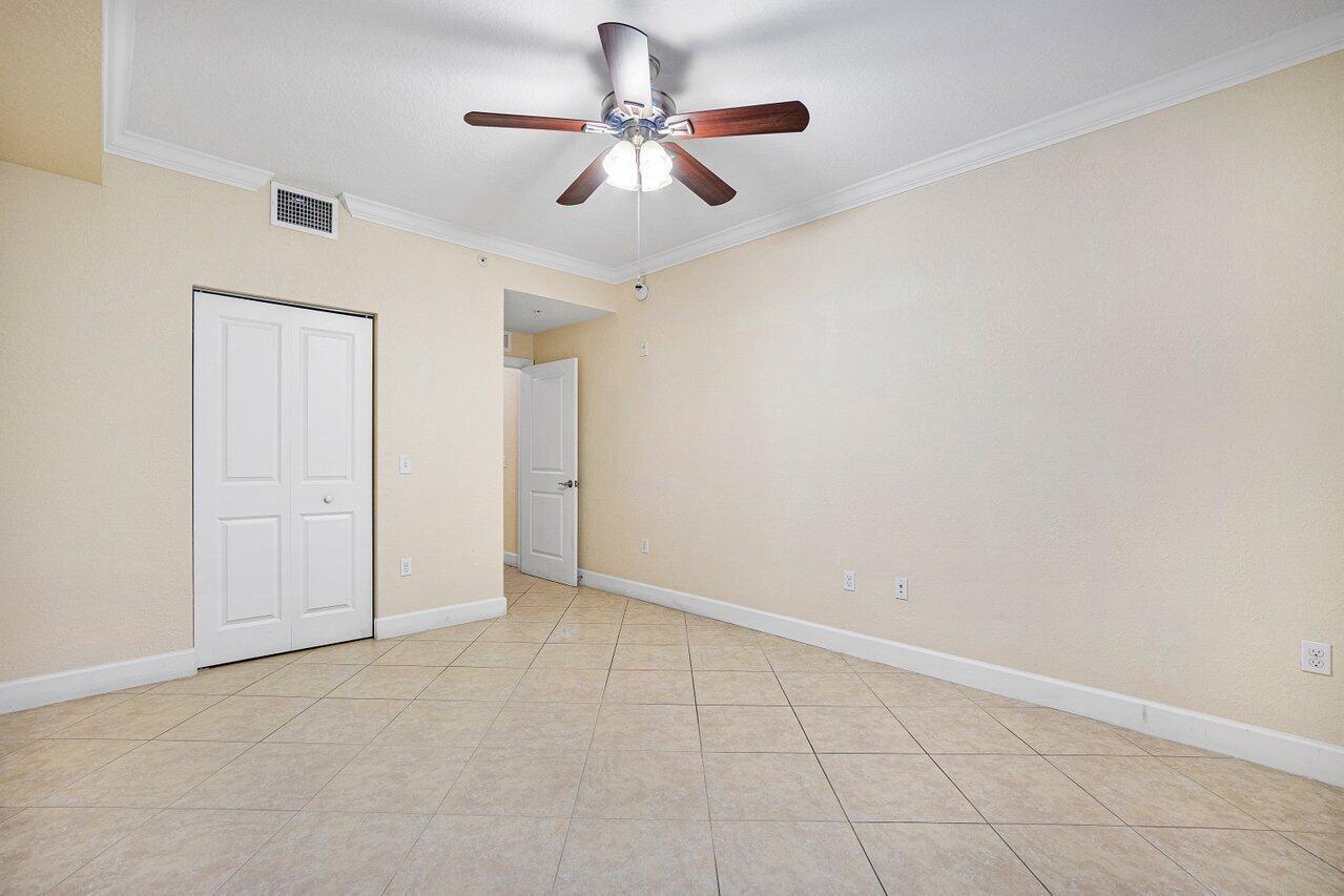VIZCAYA LAKES CONDO - Residential Lease
