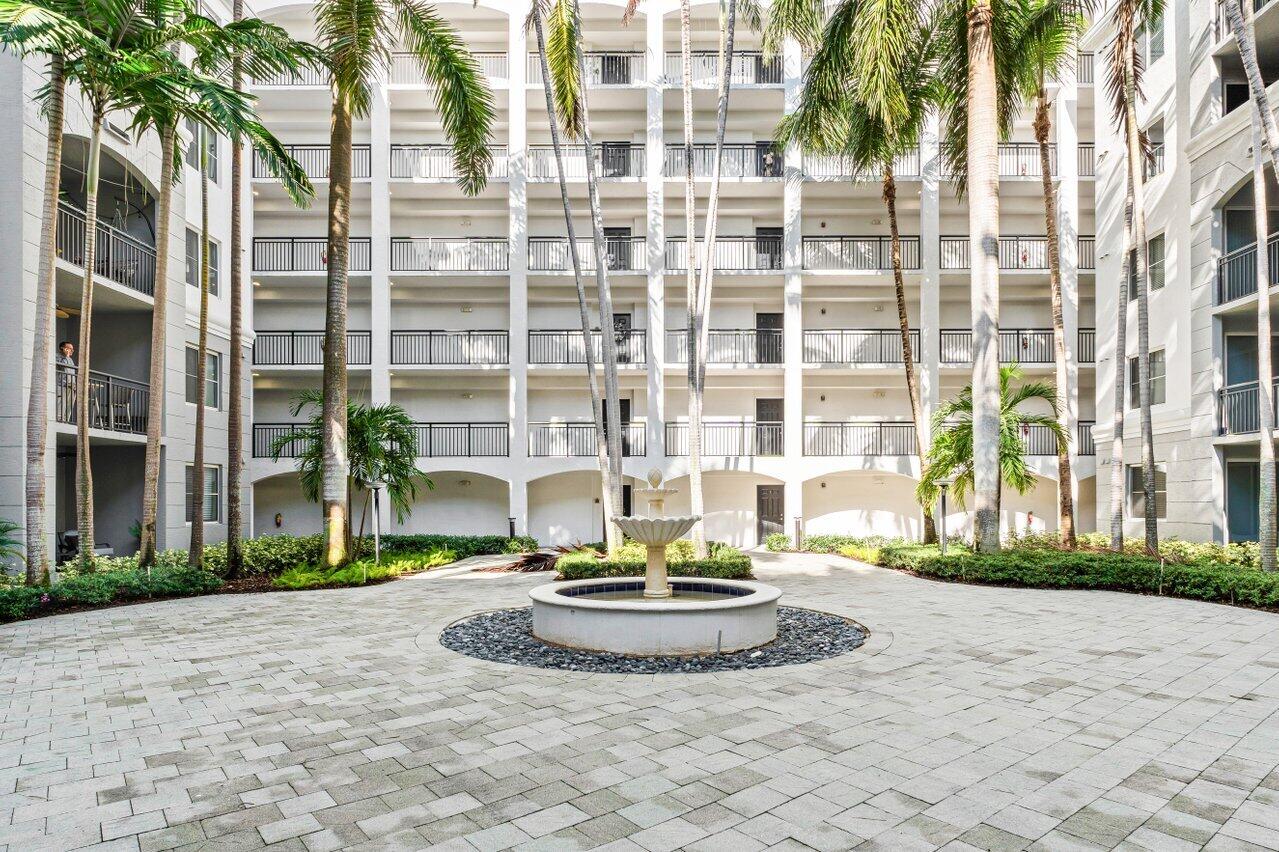 VIZCAYA LAKES CONDO - Residential Lease