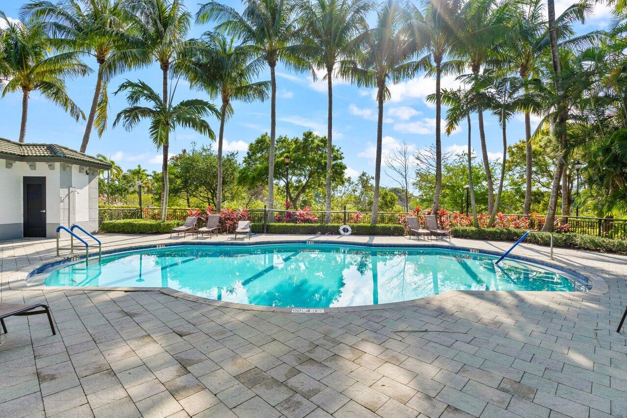 VIZCAYA LAKES CONDO - Residential Lease