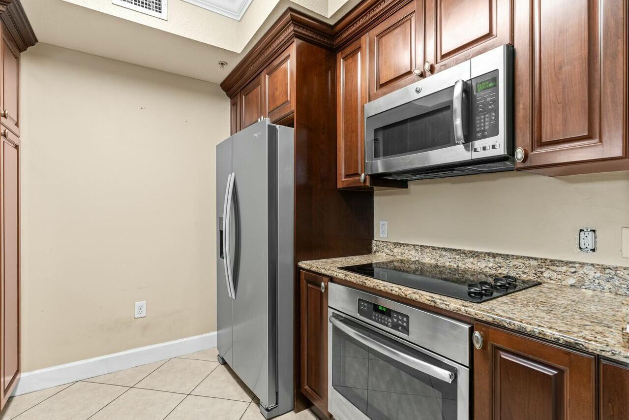 VIZCAYA LAKES CONDO - Residential Lease