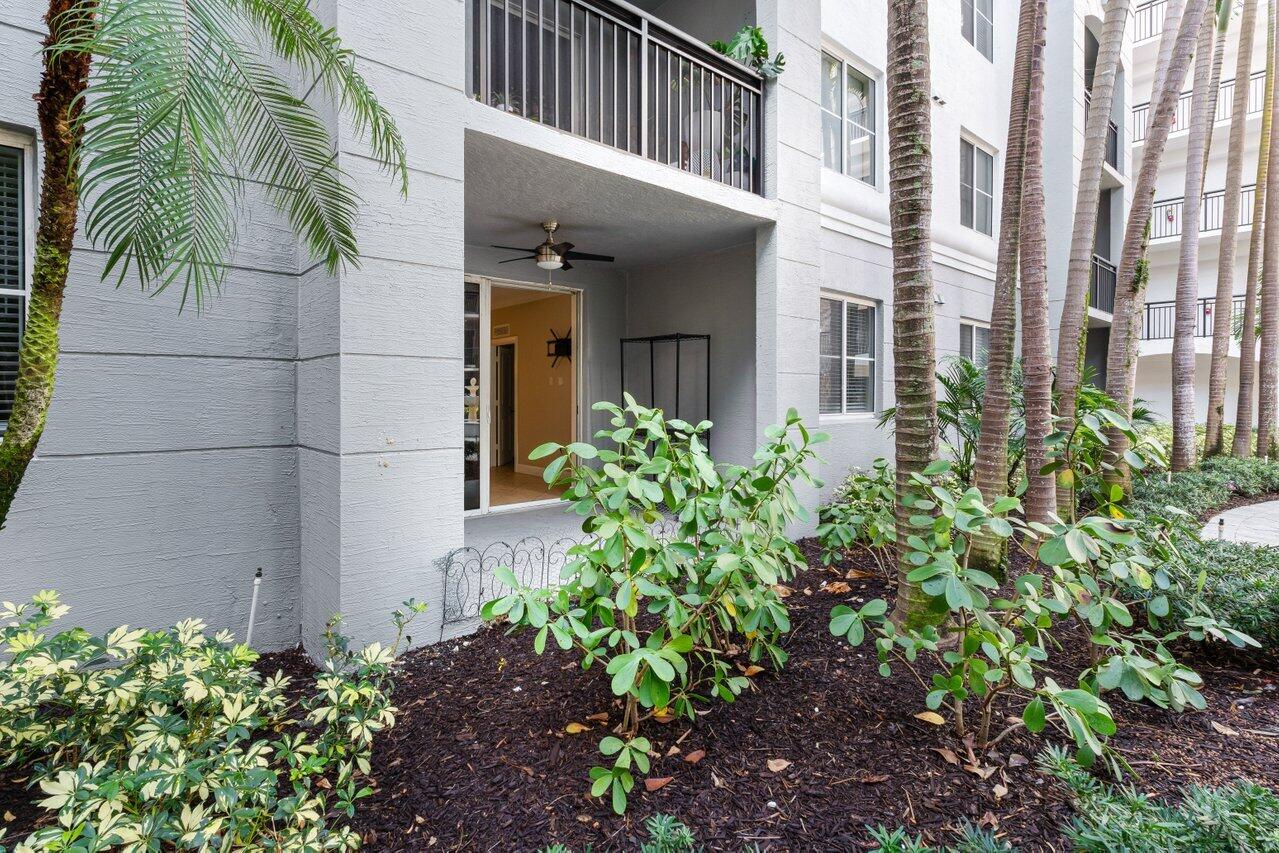 VIZCAYA LAKES CONDO - Residential Lease