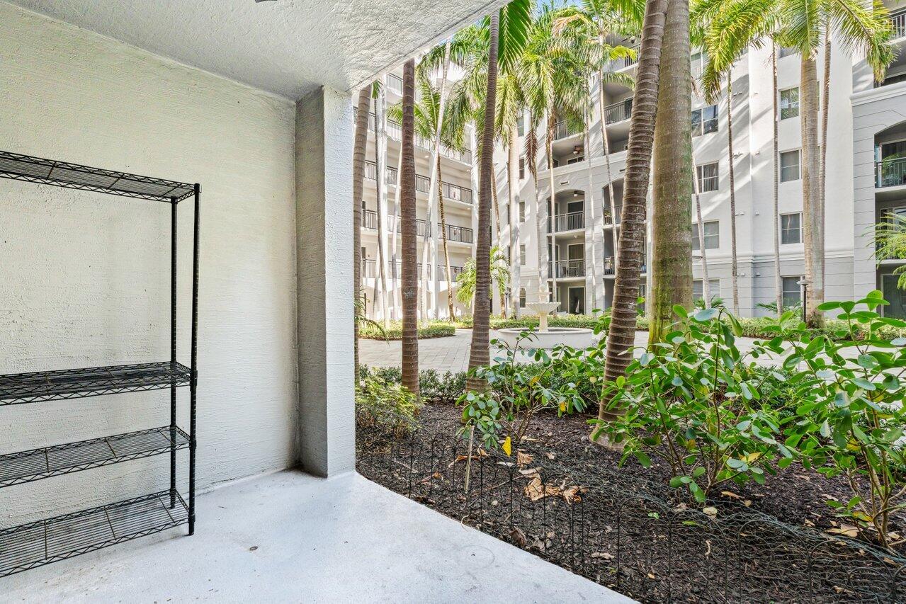 VIZCAYA LAKES CONDO - Residential Lease