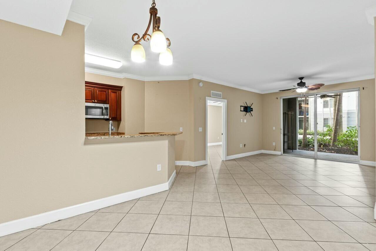 VIZCAYA LAKES CONDO - Residential Lease