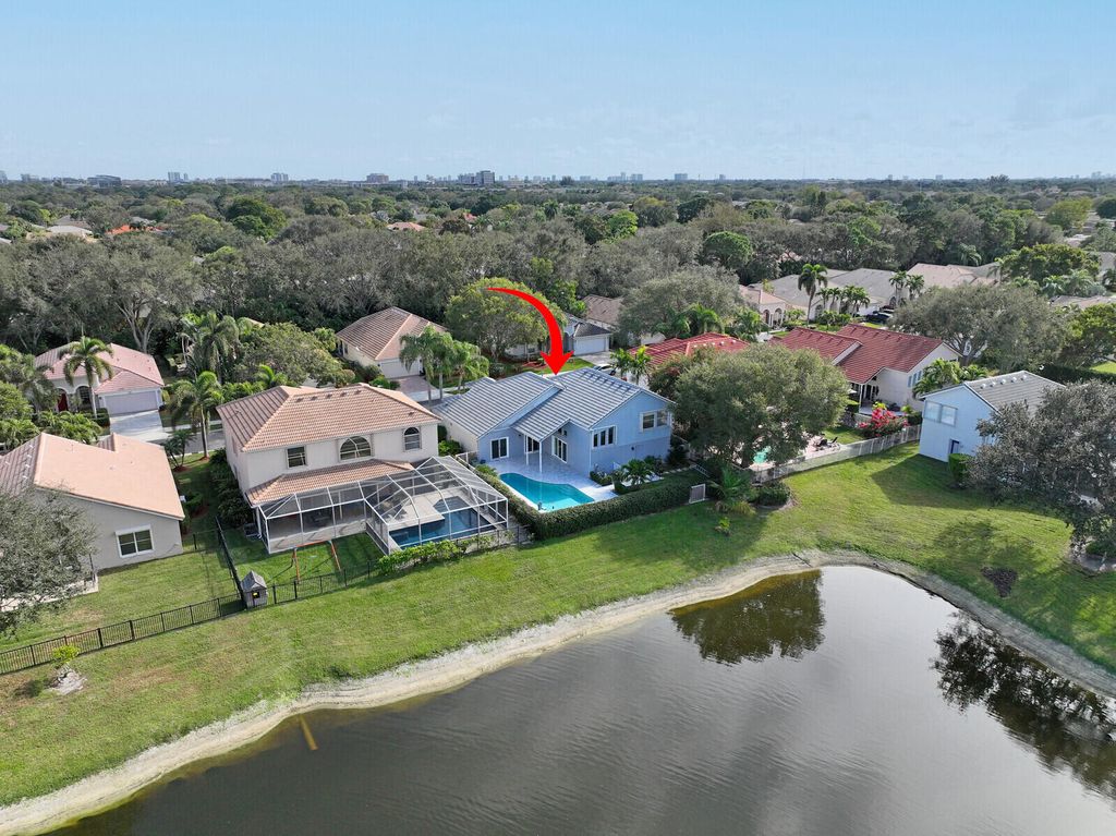 Photo of 141 Bent Tree Drive, Palm Beach Gardens, FL 33418 (MLS # R11048967)