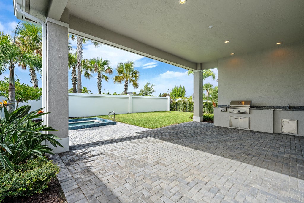 Photo of 9901 Regency Way, Palm Beach Gardens, FL 33412 (MLS # B26074485)