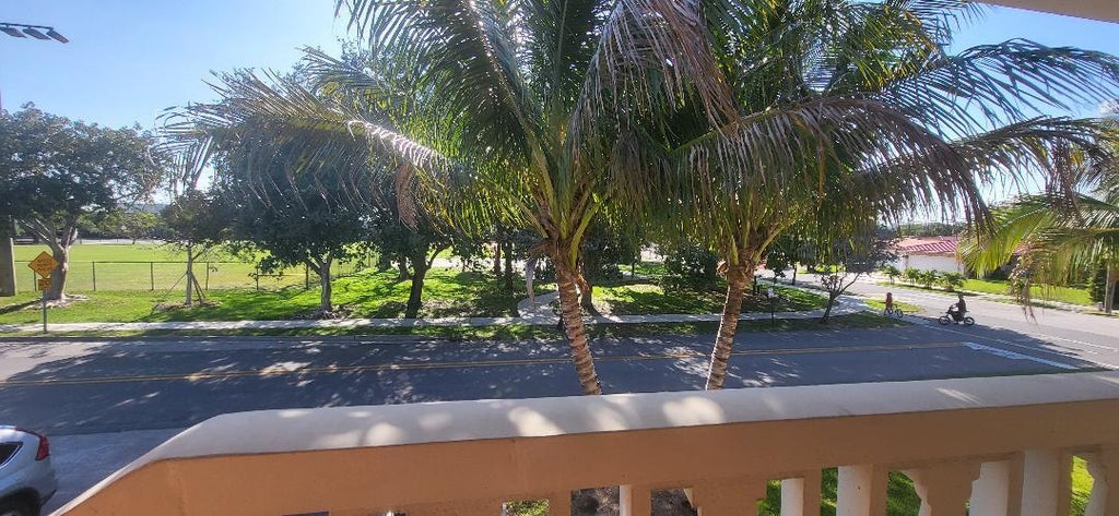 Photo of 5240 NE 14TH Way #4, Fort Lauderdale, FL 33334 (MLS # B26082149)