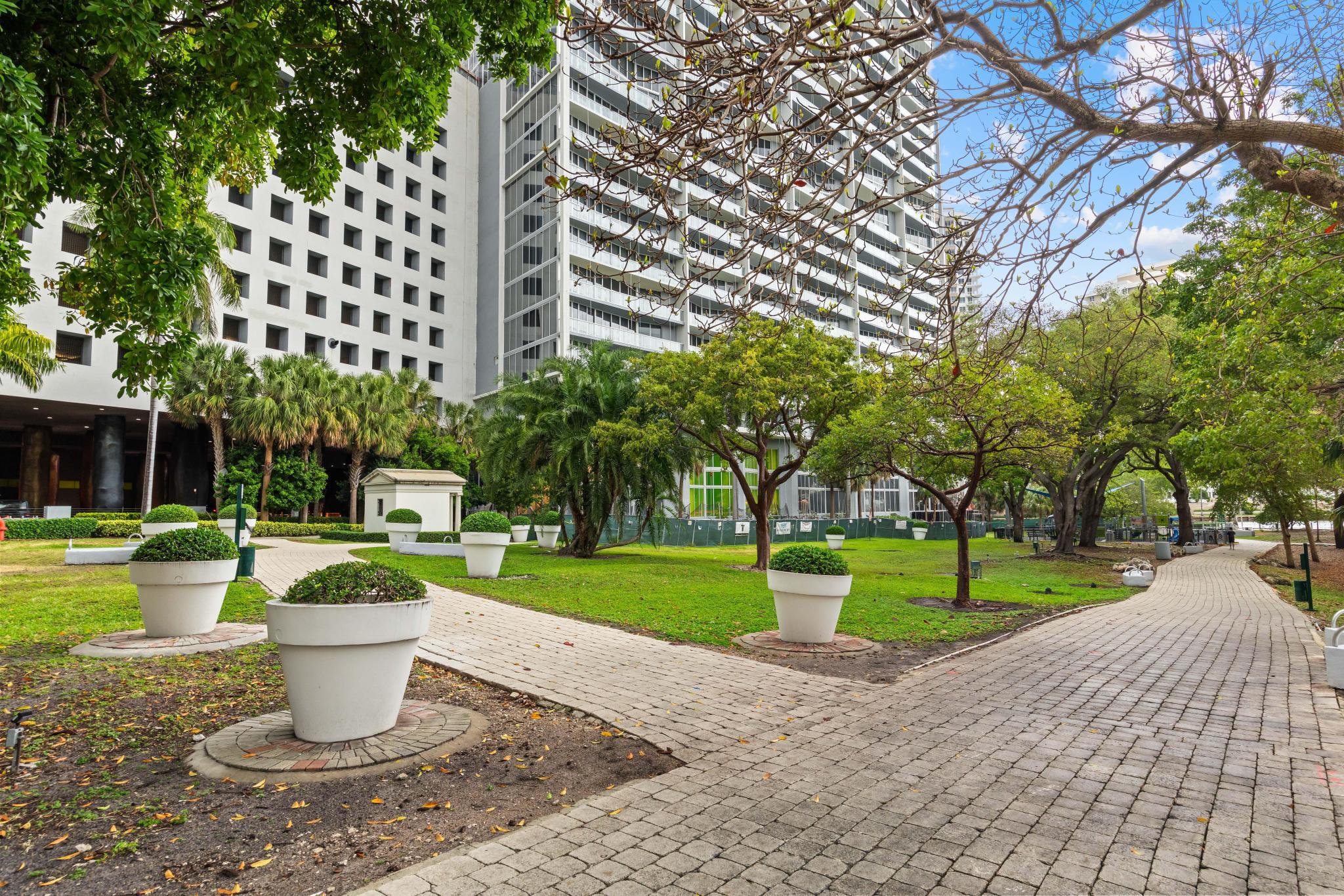 ICON BRICKELL - Residential