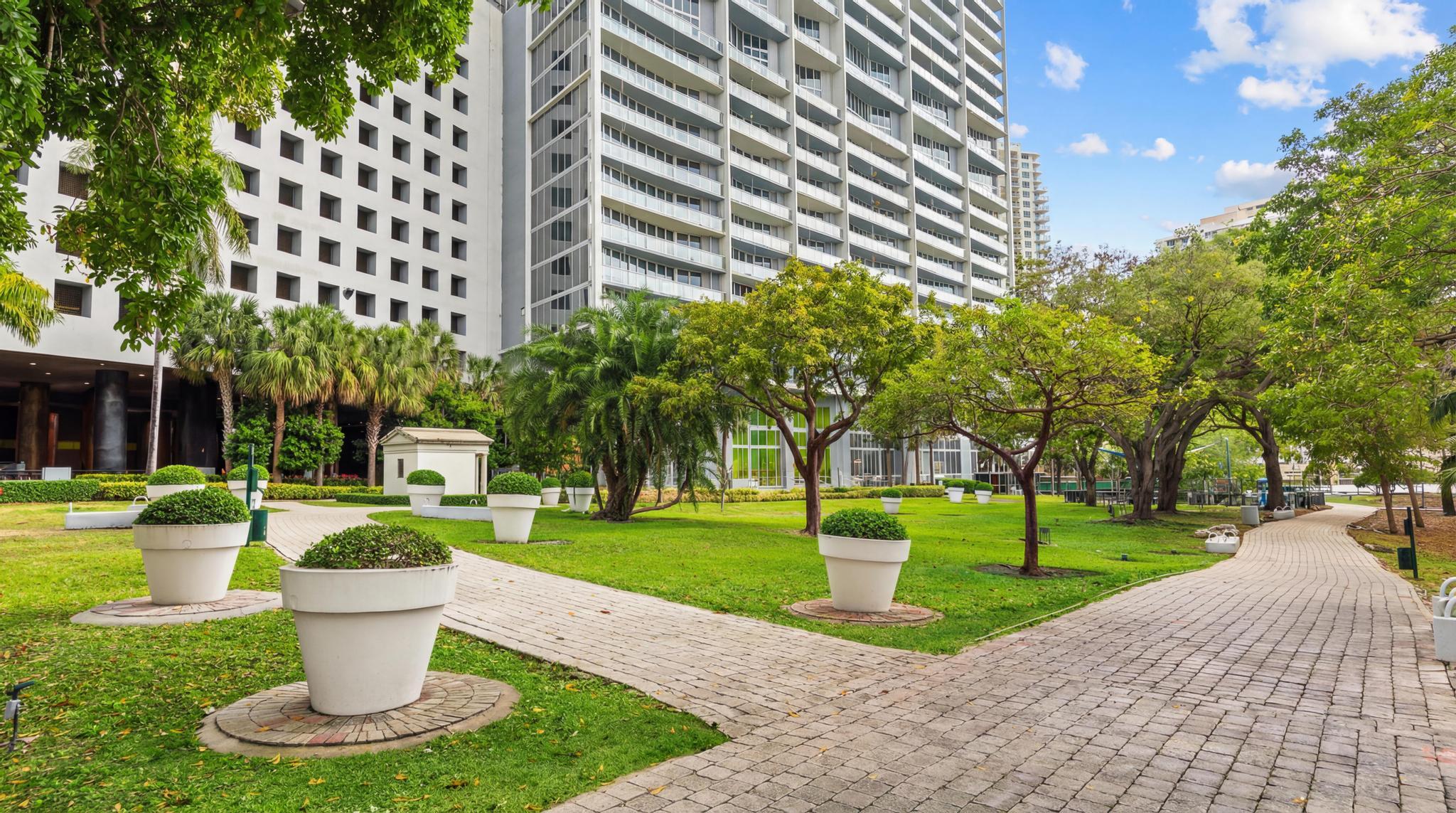 ICON BRICKELL - Residential