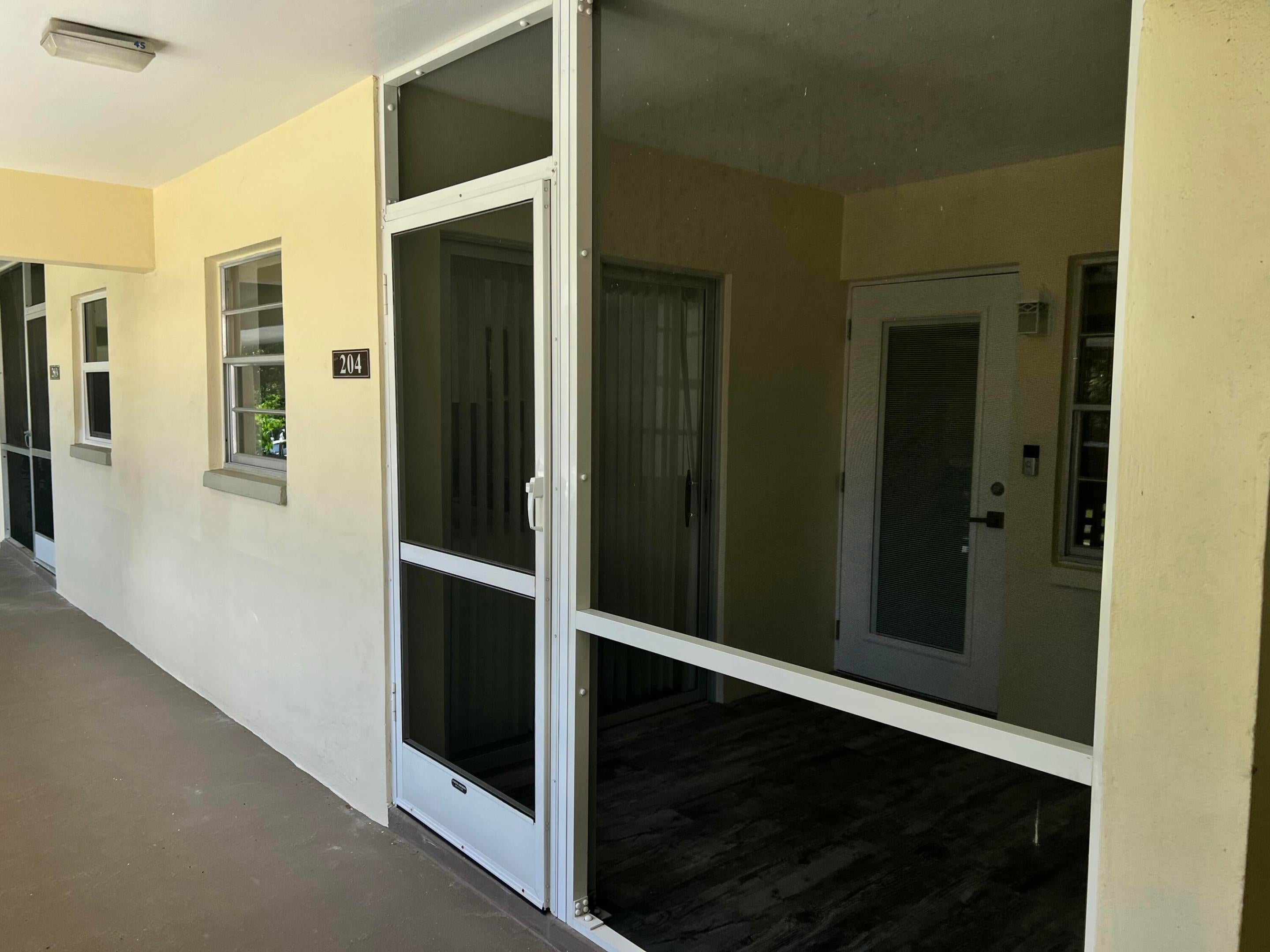 2800 NE 14TH ST Street 204
