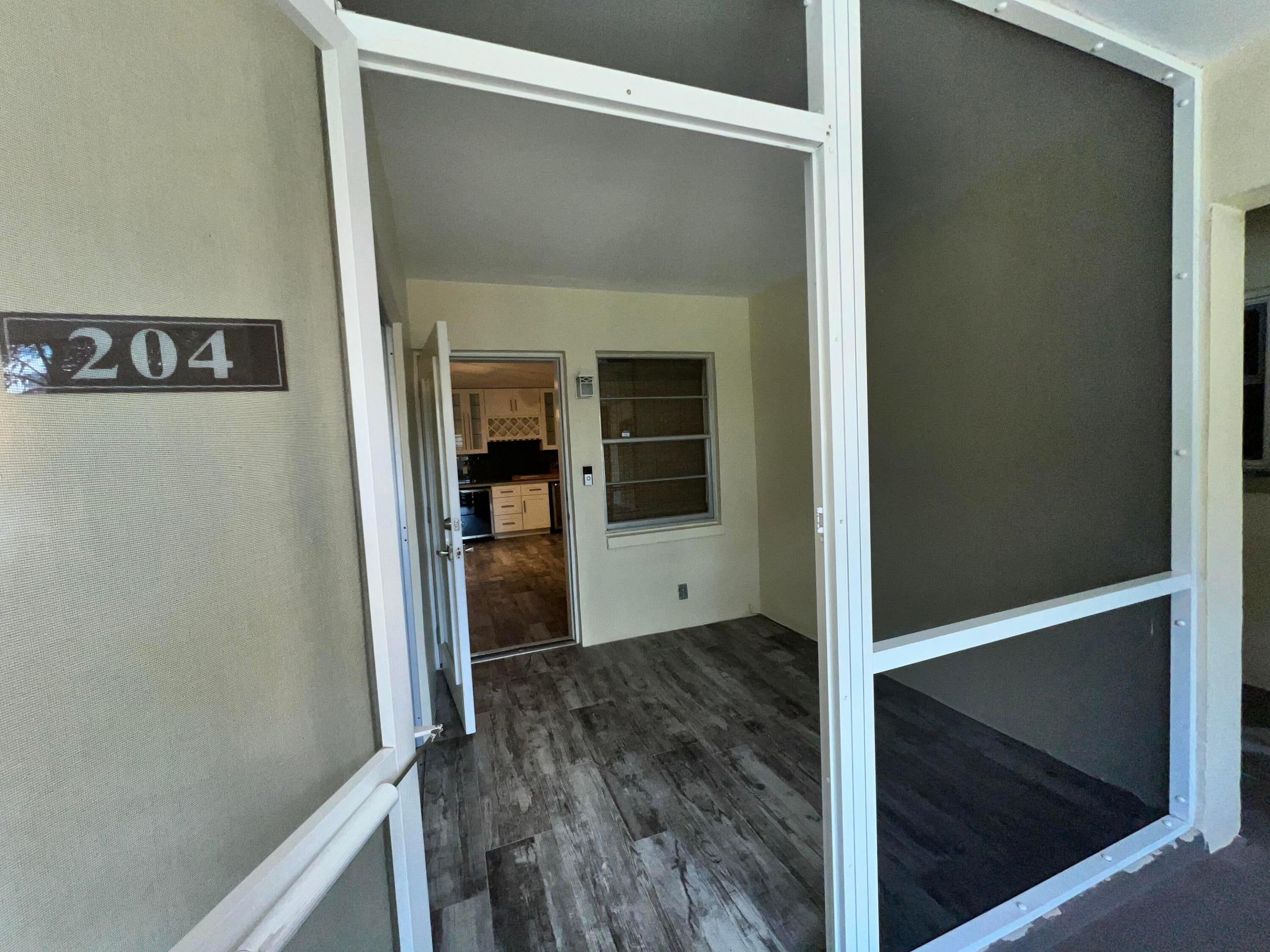 2800 NE 14TH ST Street 204