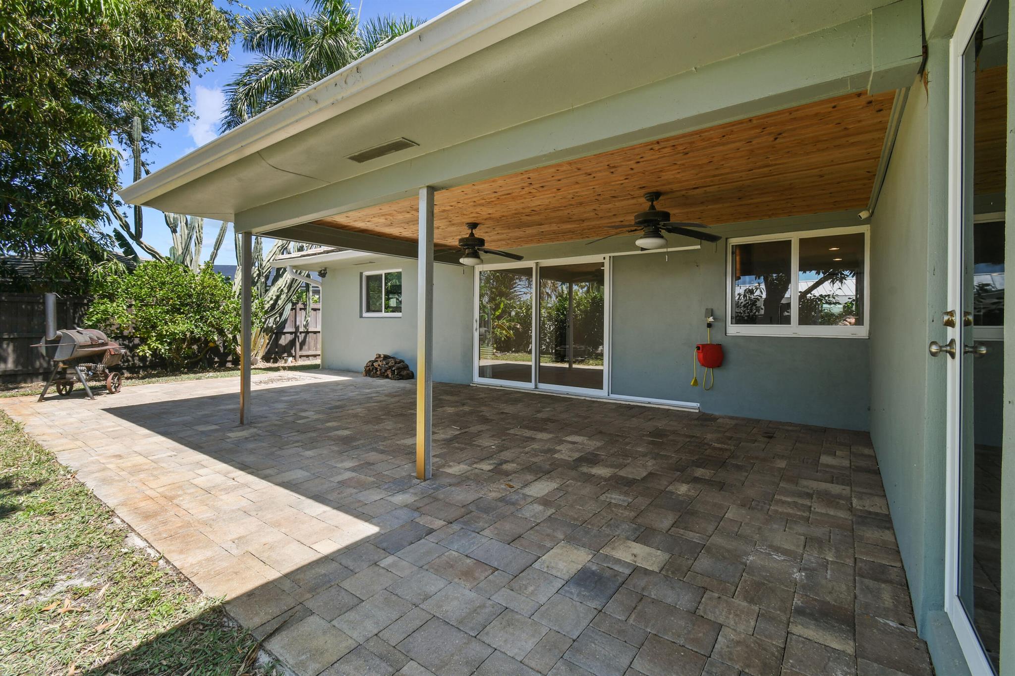 JUNO ISLES 2 - Residential Lease