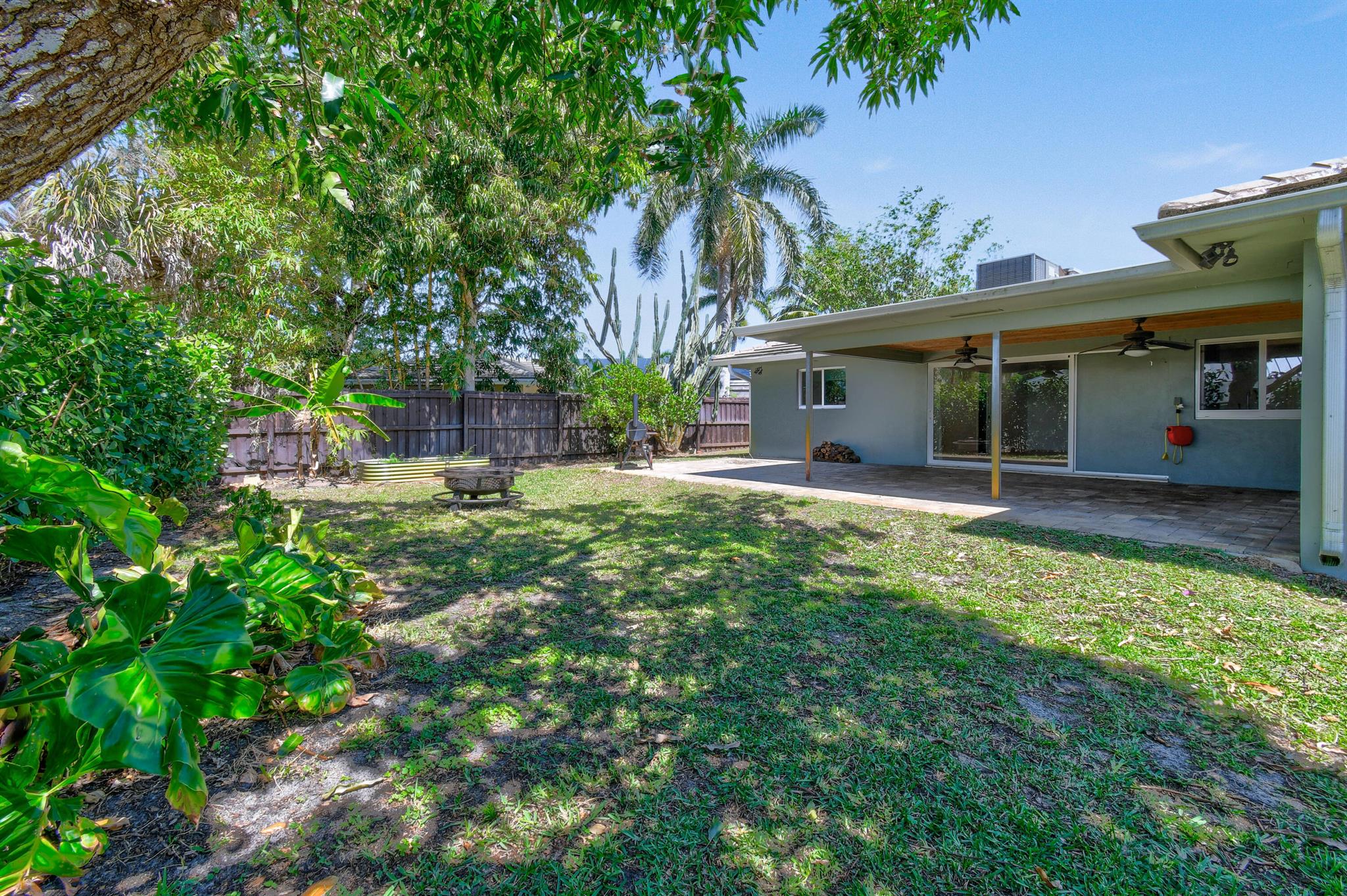 JUNO ISLES 2 - Residential Lease