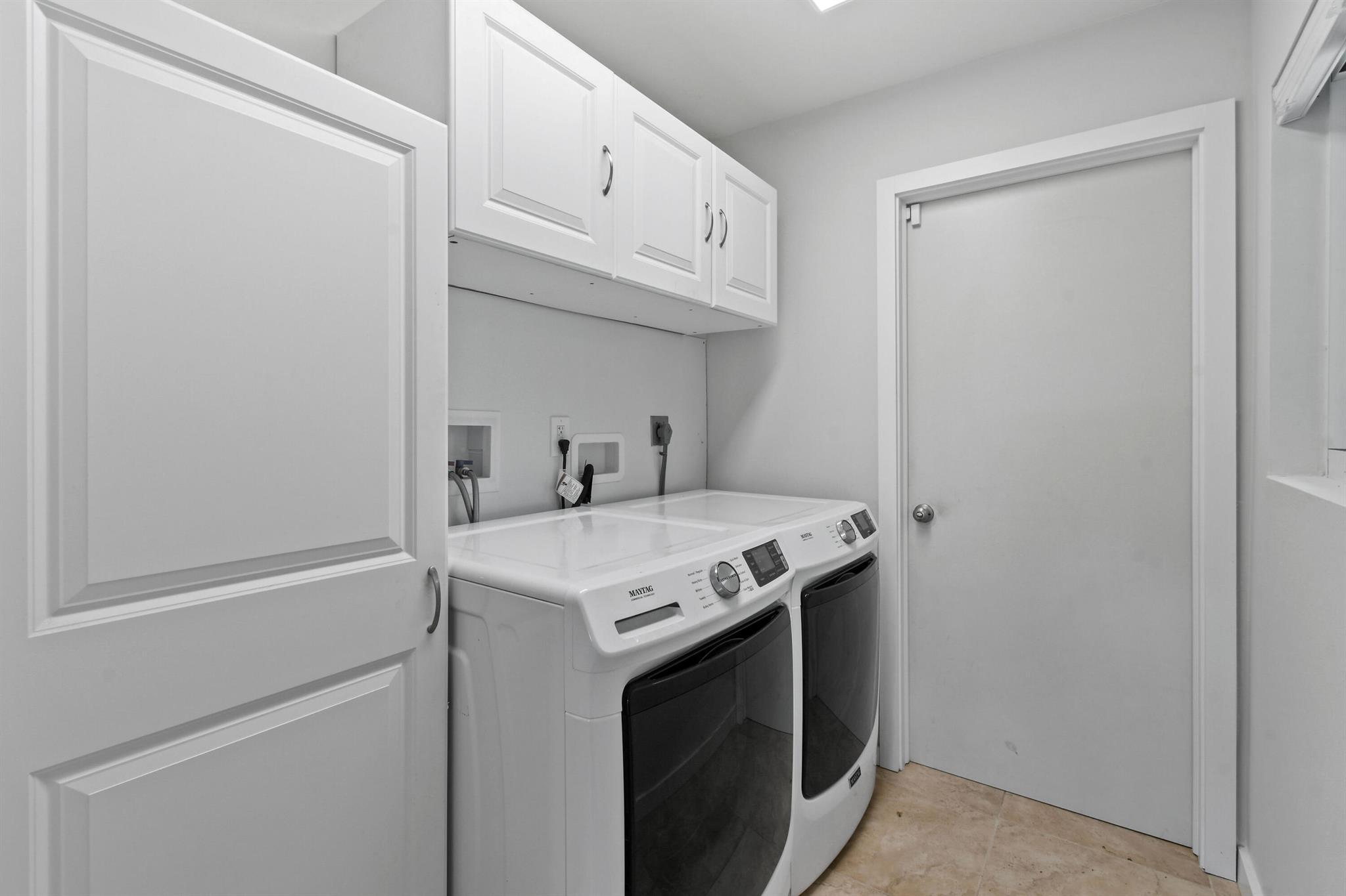 JUNO ISLES 2 - Residential Lease