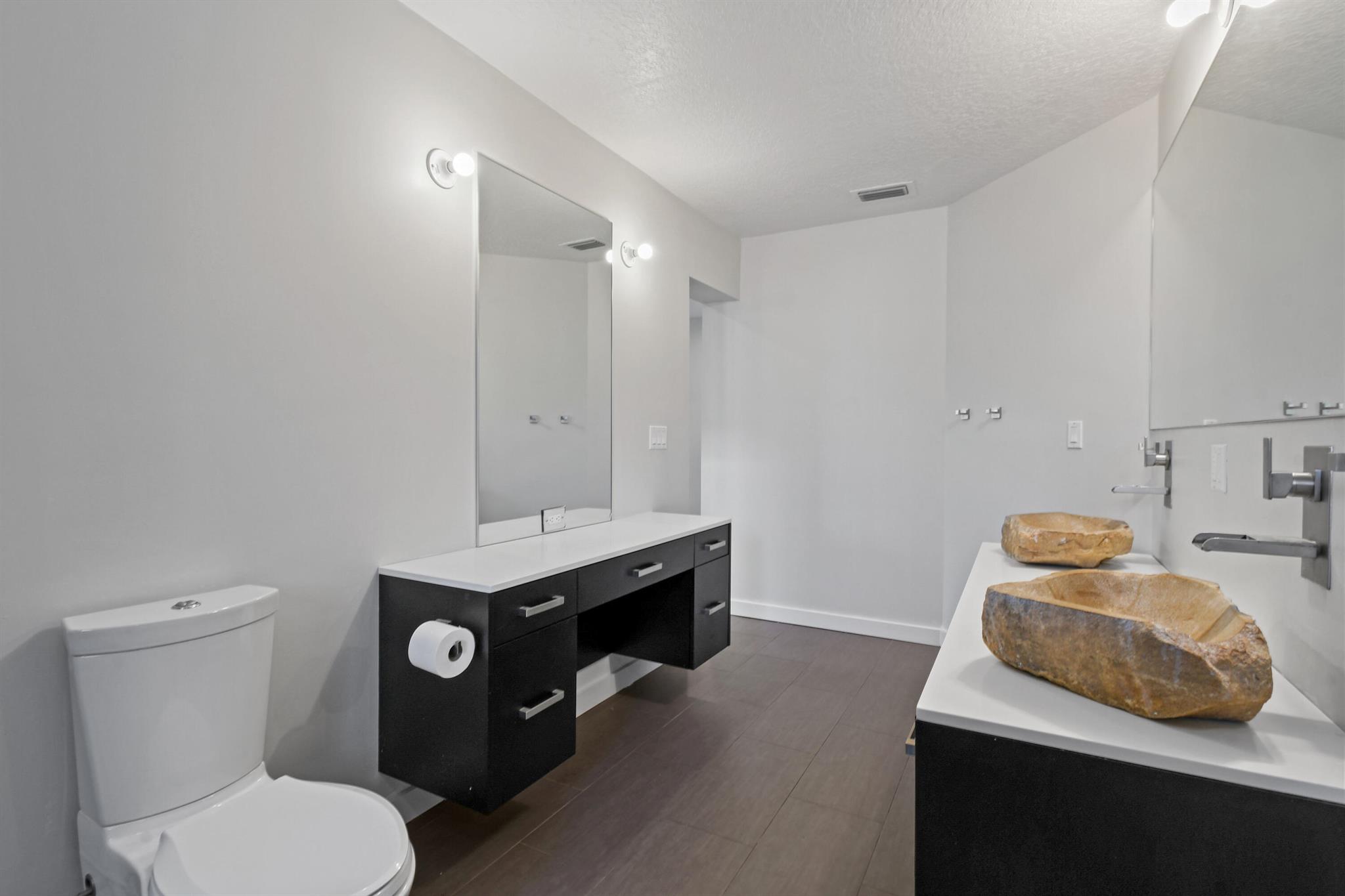 JUNO ISLES 2 - Residential Lease