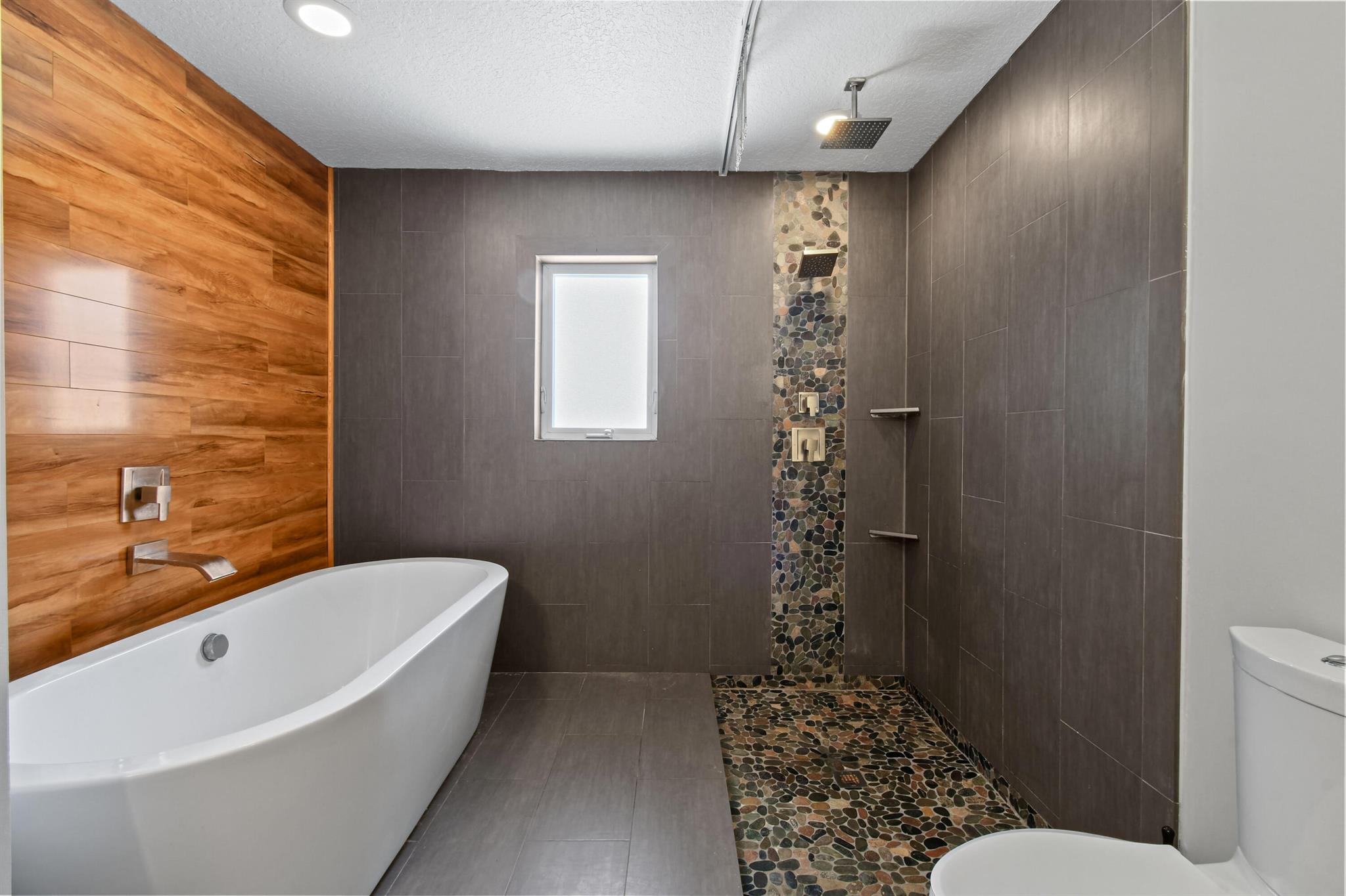 JUNO ISLES 2 - Residential Lease