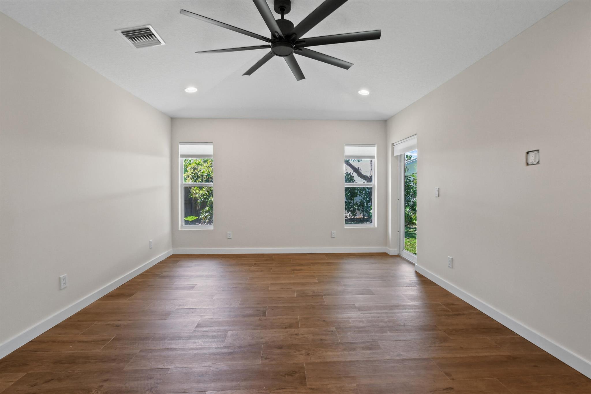 JUNO ISLES 2 - Residential Lease