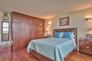 WHITEHALL - Residential