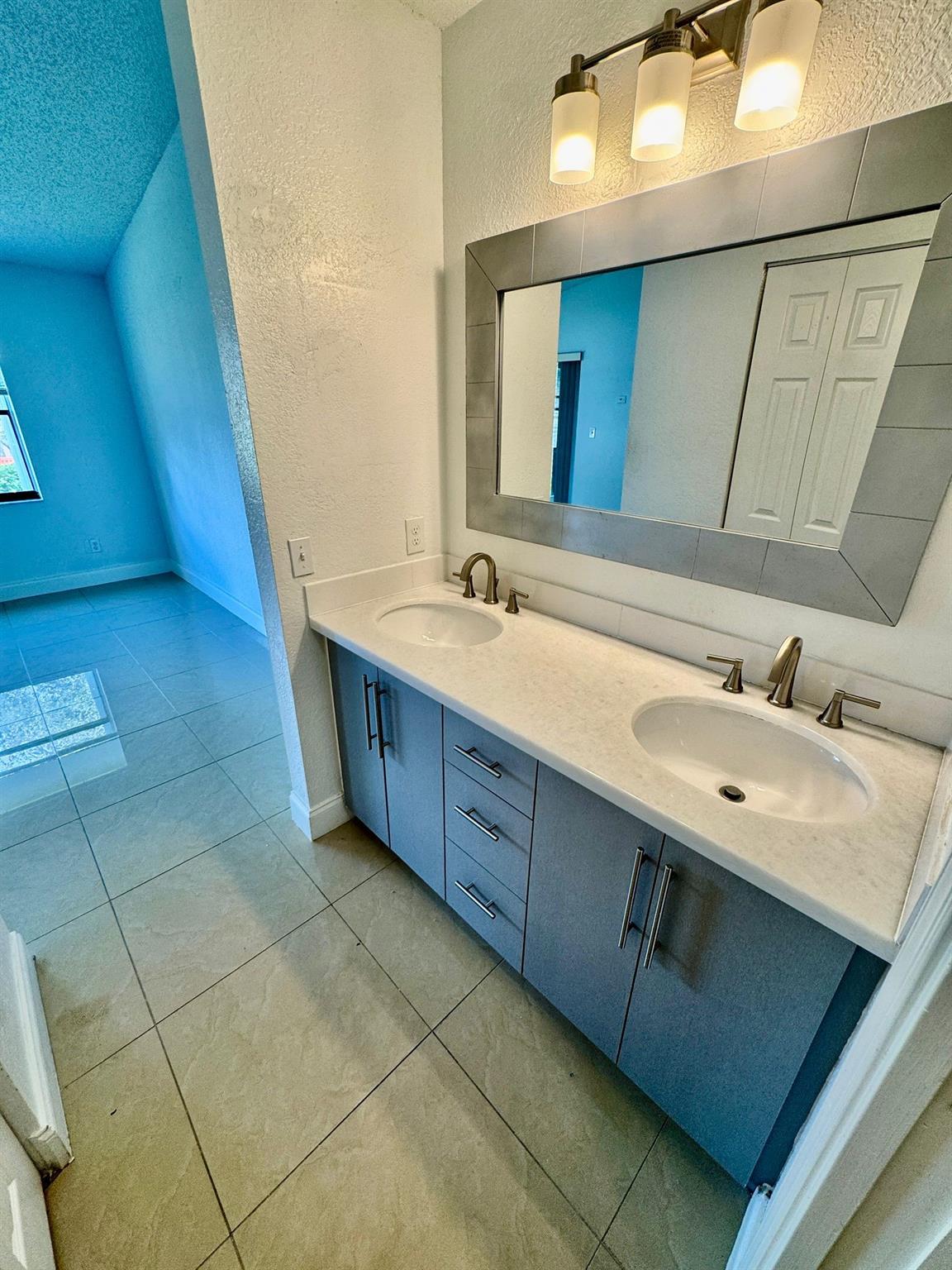 Royal Grenadier II Condo - Residential Lease