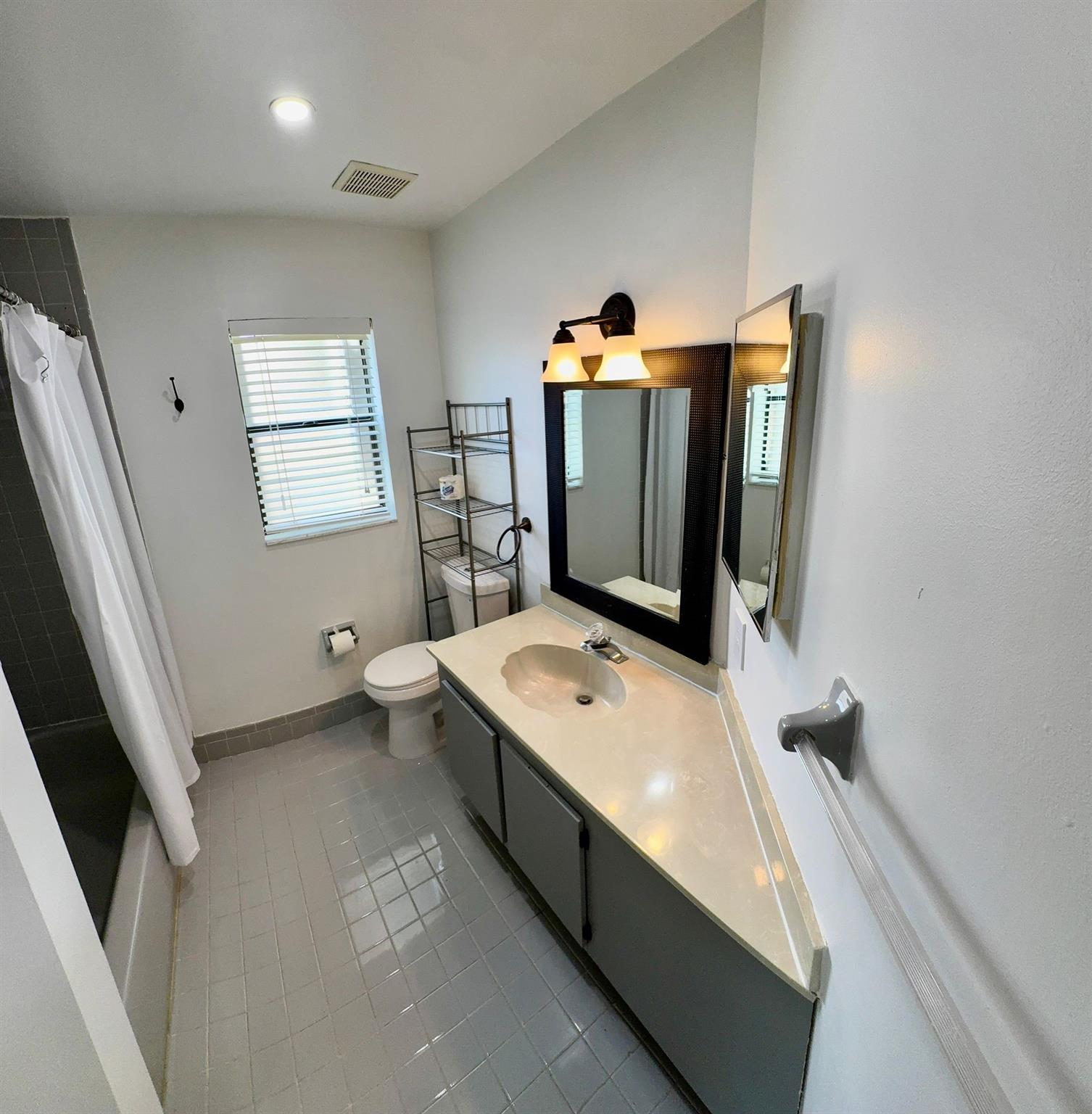 Royal Grenadier II Condo - Residential Lease