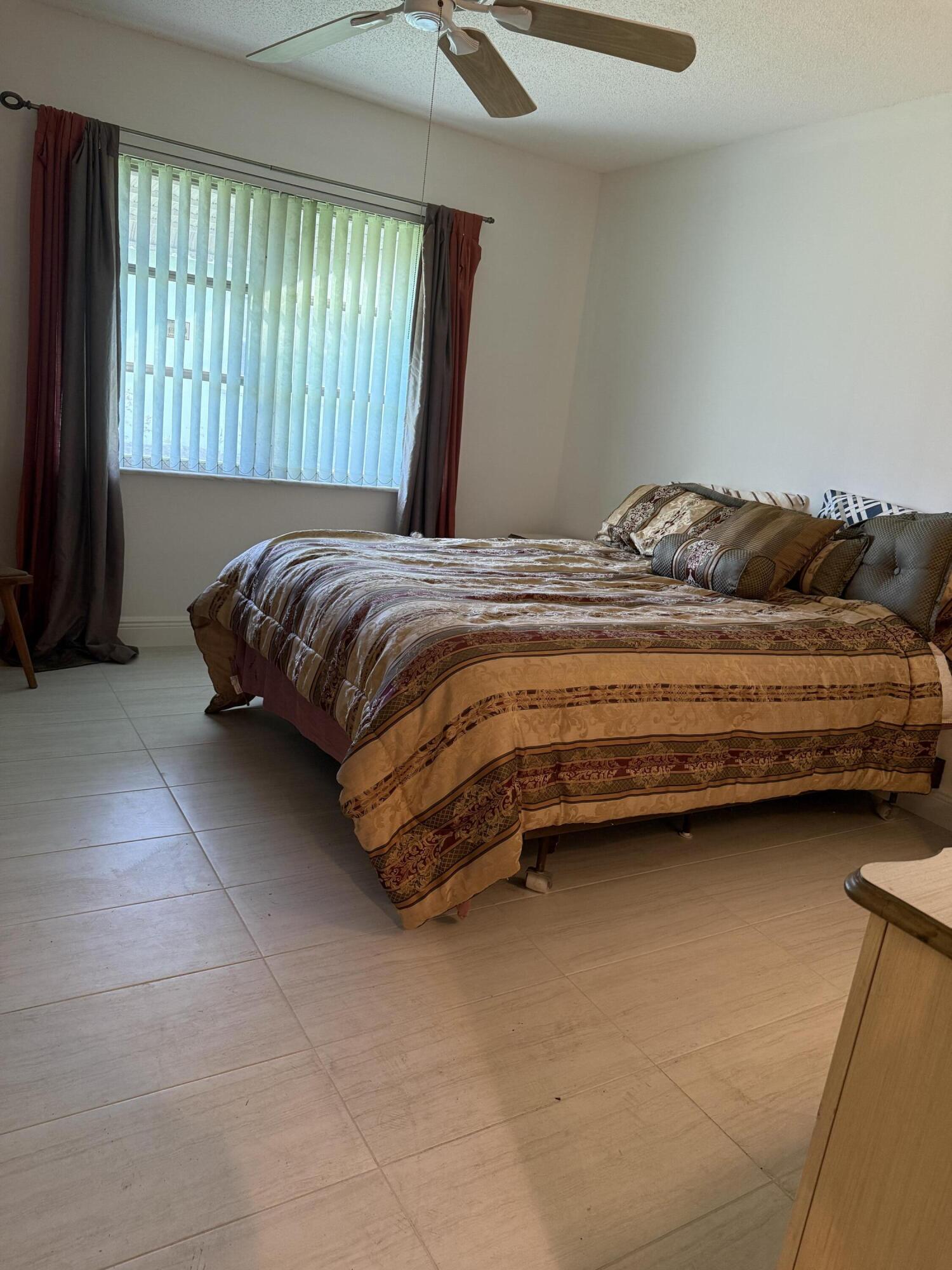 PINE POINT VILLAS COND A THRU I - Residential