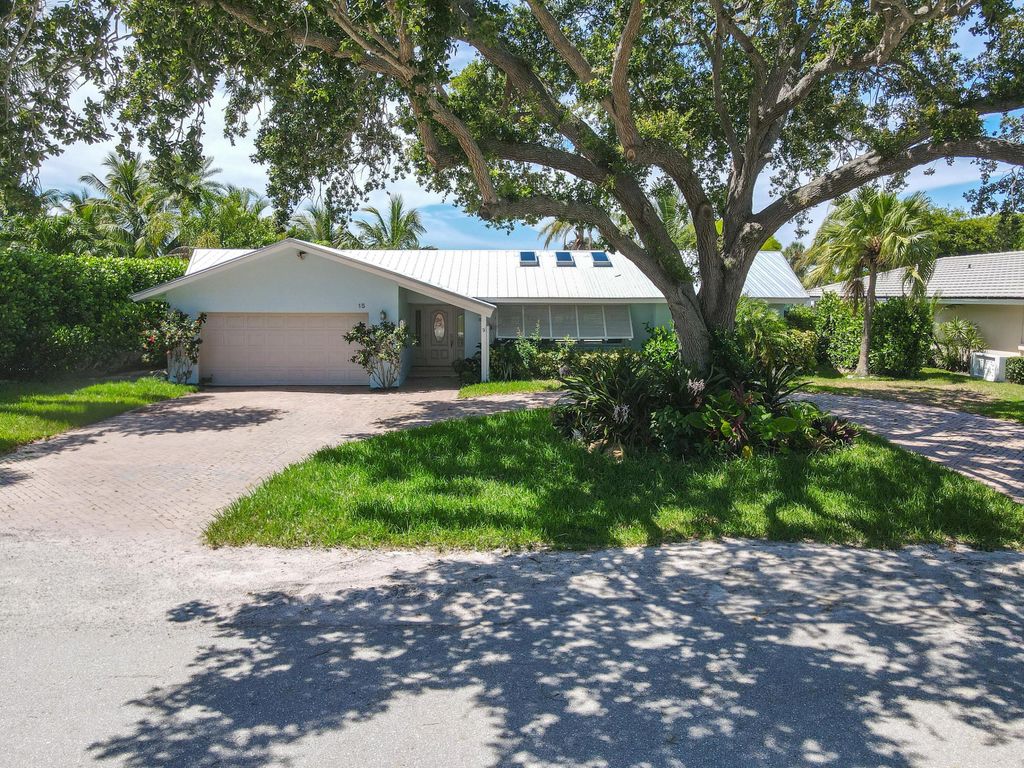 Photo of 15 Tradewinds Circle, Tequesta, FL 33469 (MLS # R10999762)