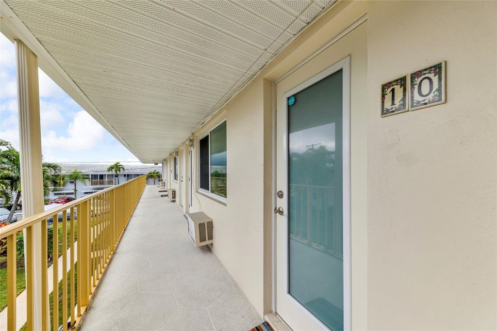 Photo of 11 SW 4th Avenue #10, Boca Raton, FL 33432 (MLS # F10482532)