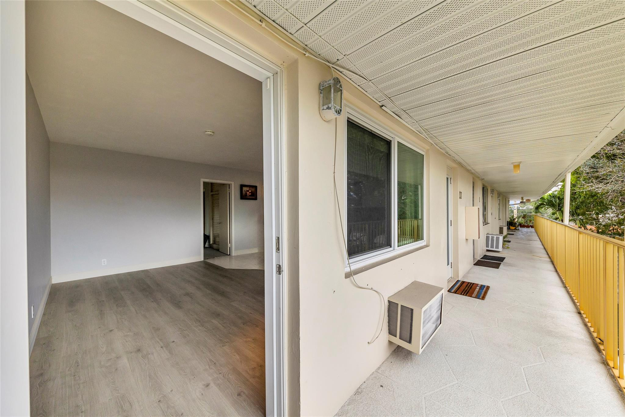 11 SW 4th Avenue 10