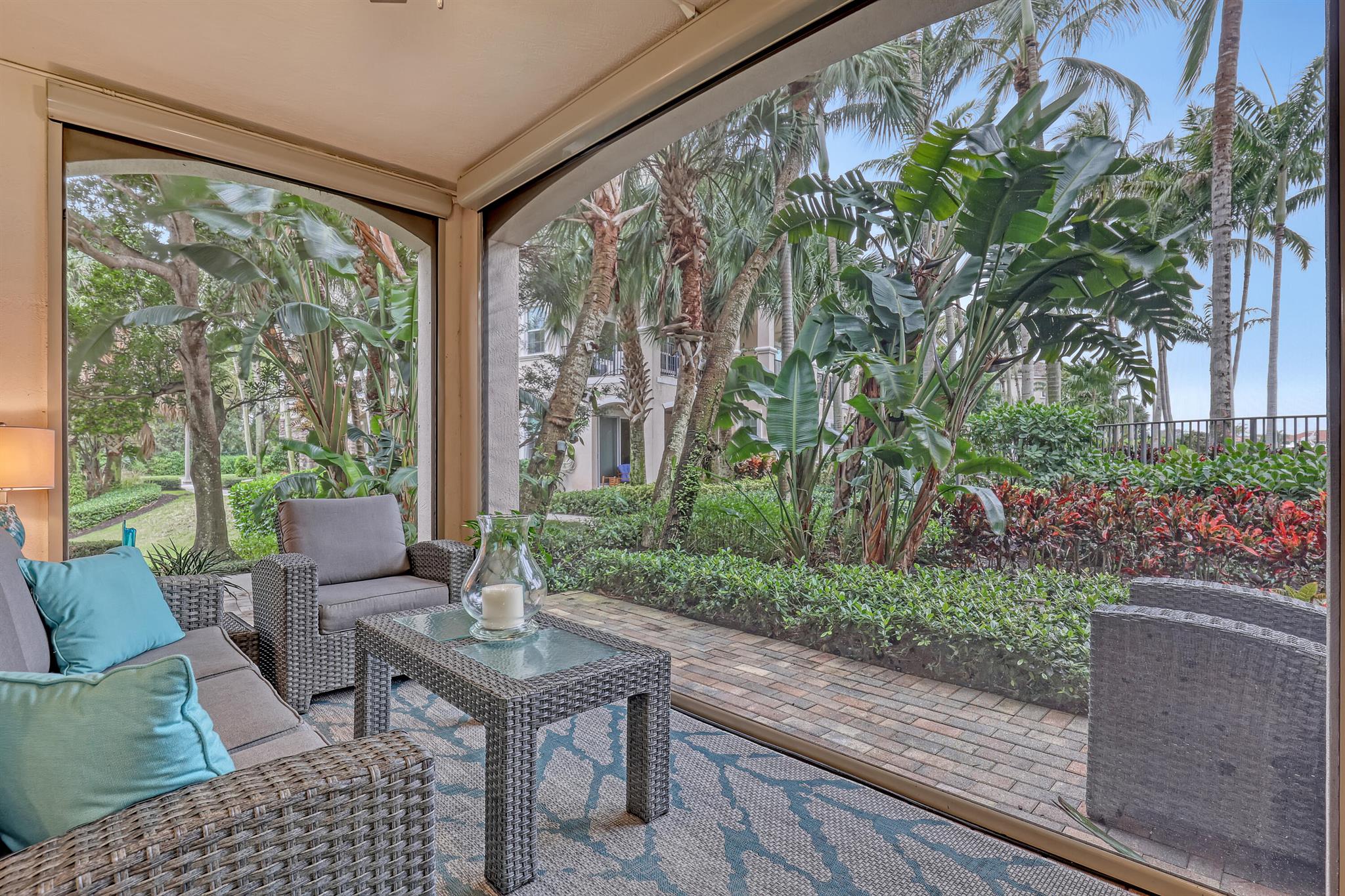 CARRIAGE HOMES AT FRENCHM - Residential