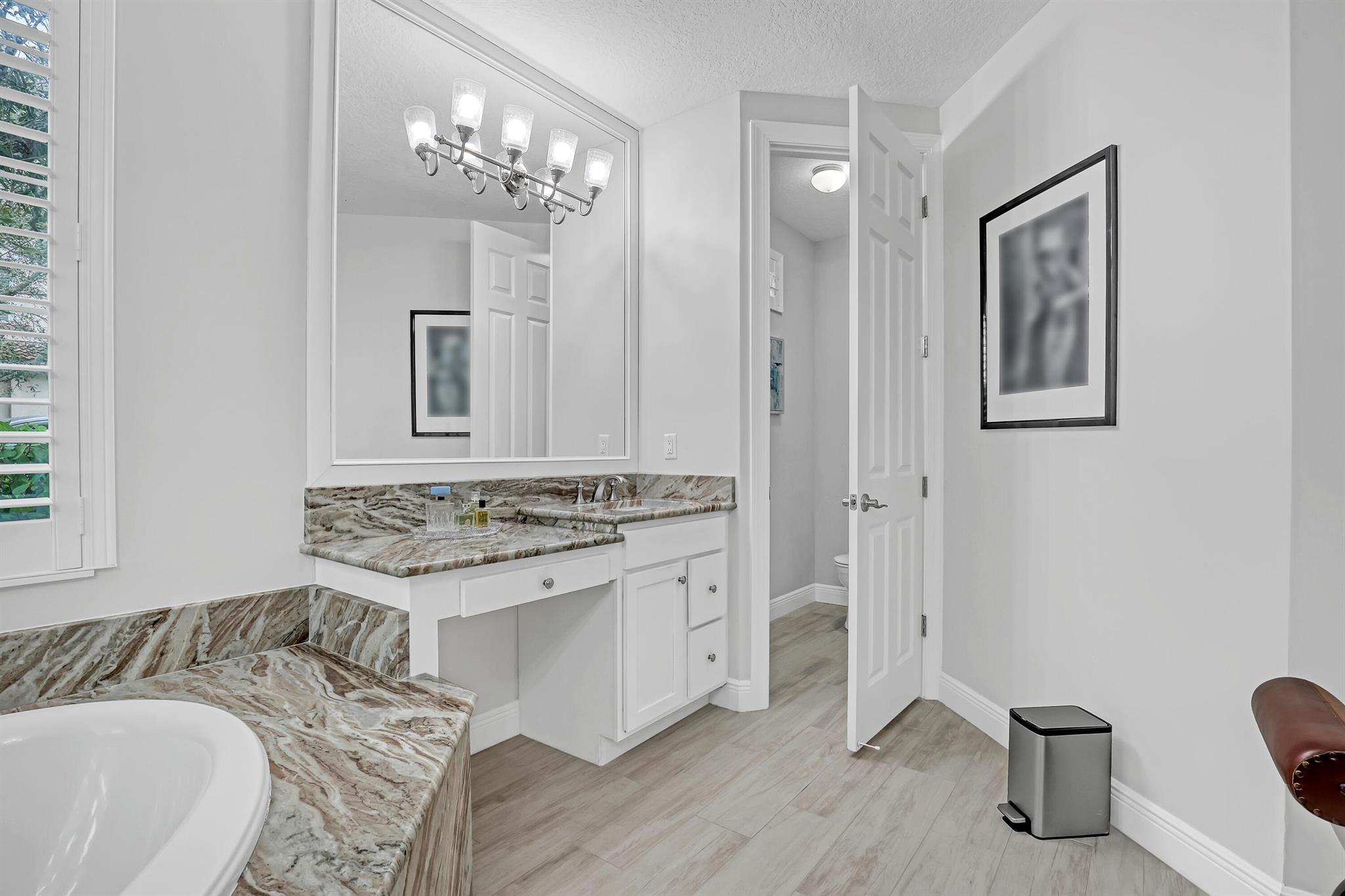 CARRIAGE HOMES AT FRENCHM - Residential