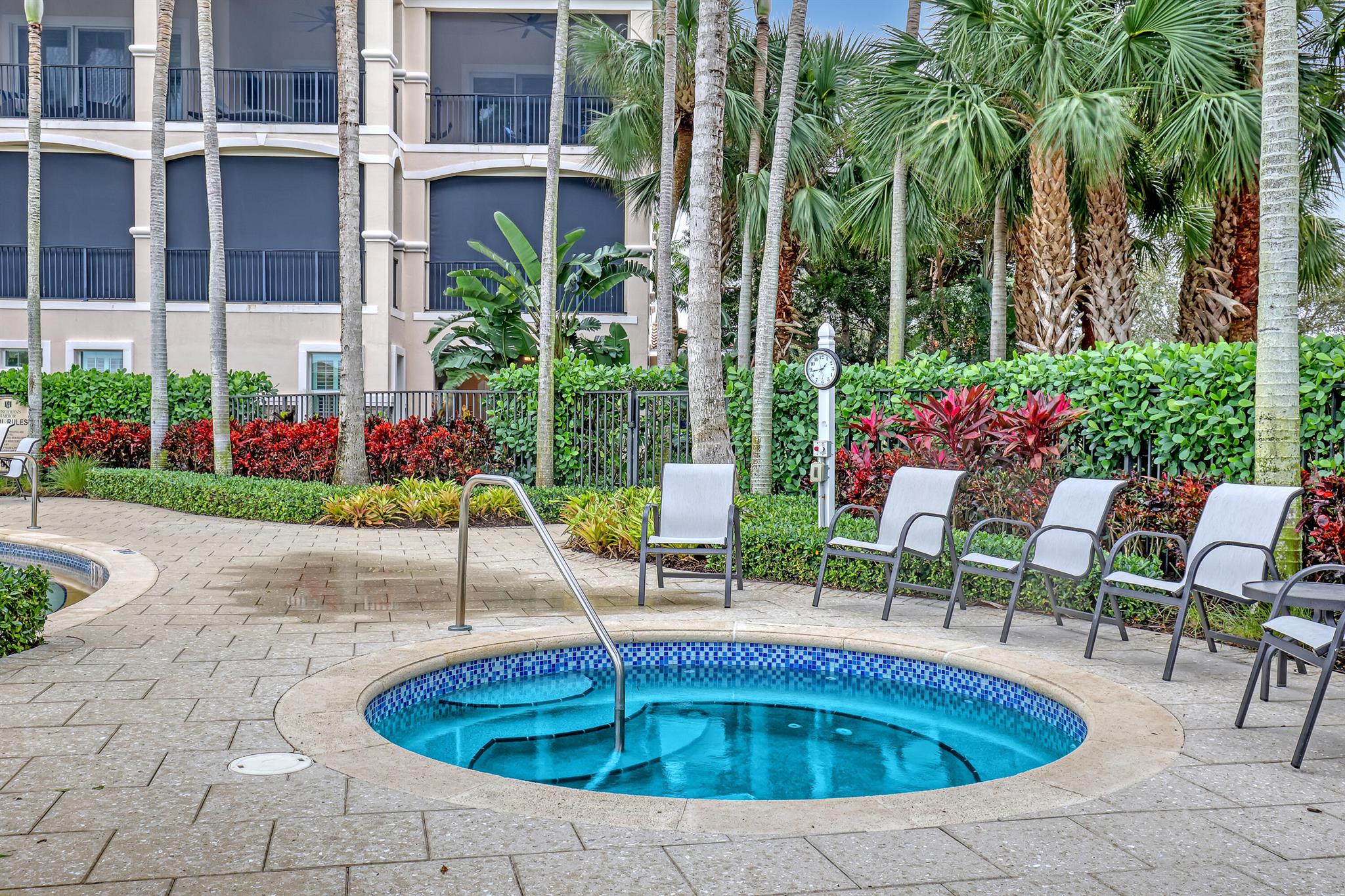 CARRIAGE HOMES AT FRENCHM - Residential