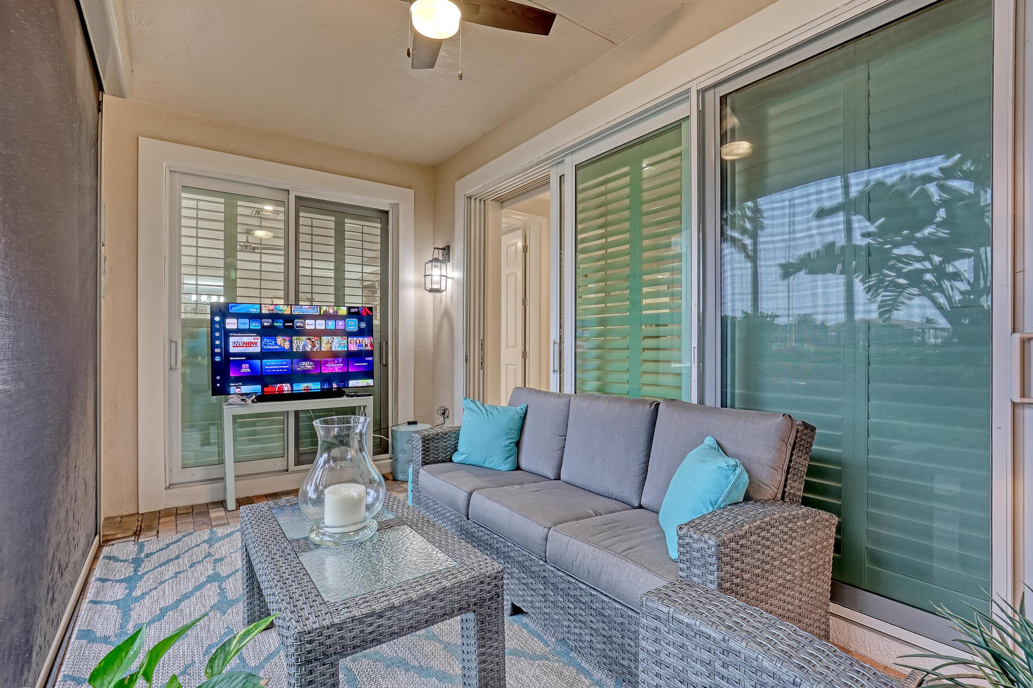 CARRIAGE HOMES AT FRENCHM - Residential