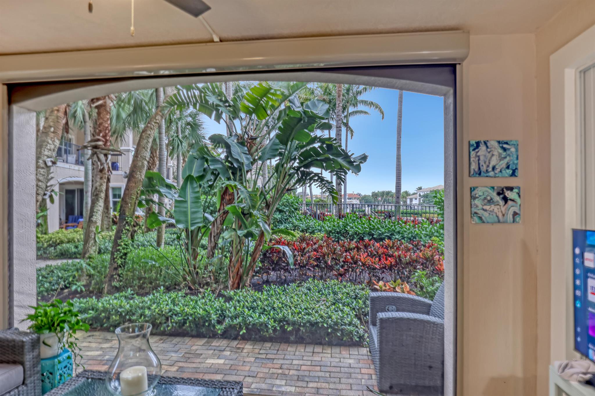 CARRIAGE HOMES AT FRENCHM - Residential