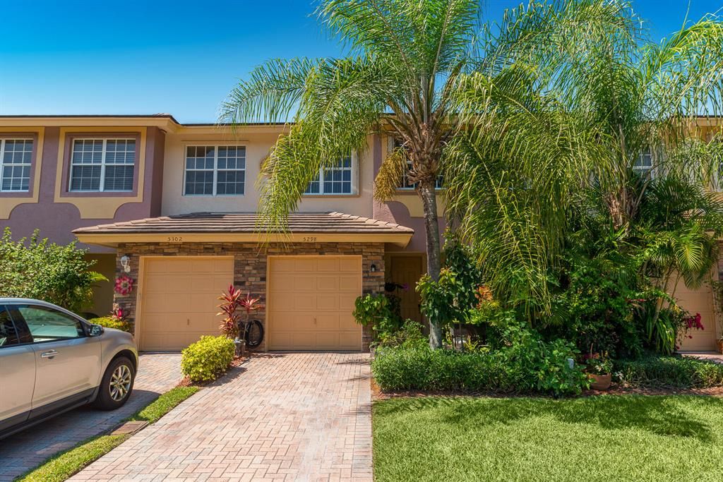 Photo of 5298 SE Moseley Drive Dr, Stuart, FL 34997 (MLS # R10787747)