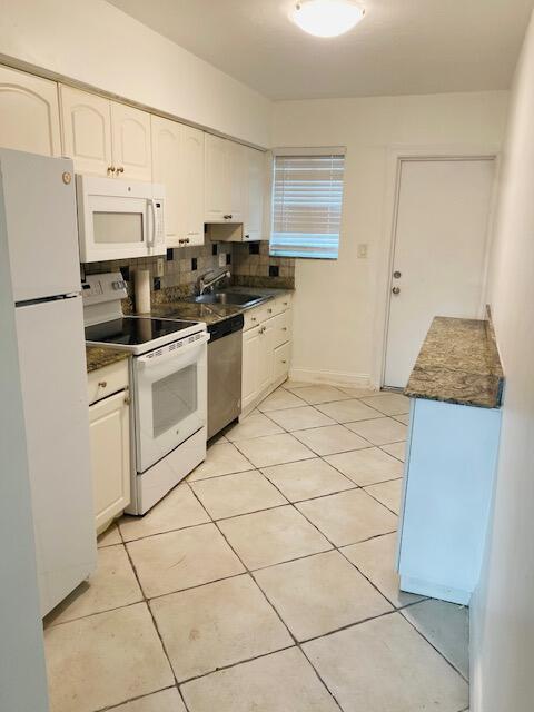 CORAL RIDGE GALT ADD NO 1 - Residential Lease