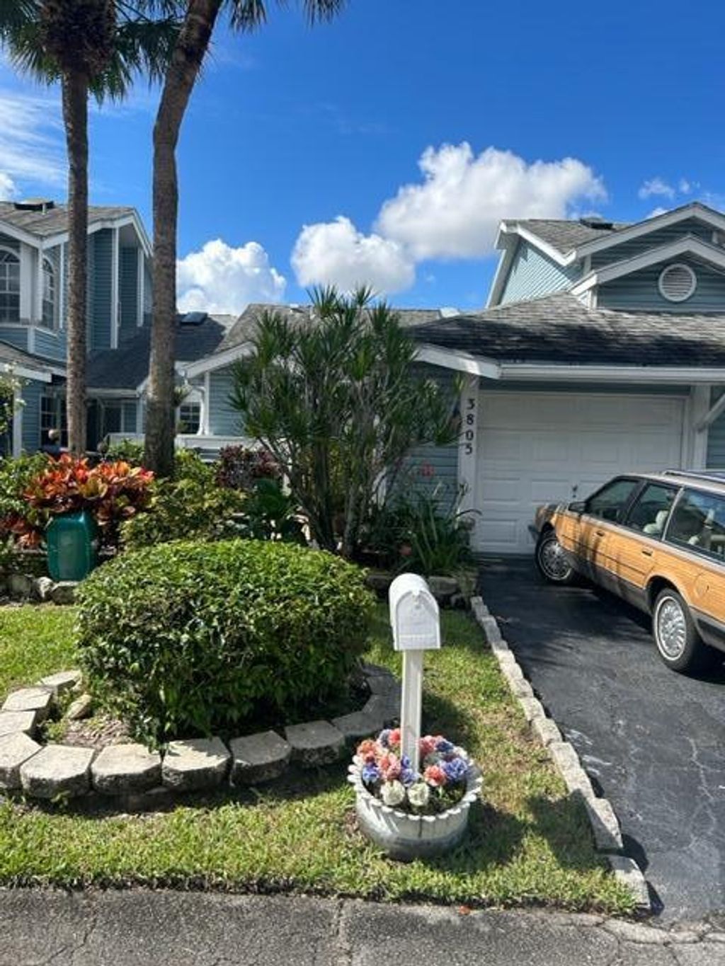 Photo of 3805 Island Club Circle E, Lake Worth Beach, FL 33462 (MLS # R10892988)