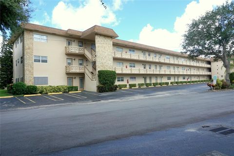 A home in Lauderdale Lakes