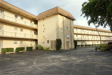 A home in Lauderdale Lakes