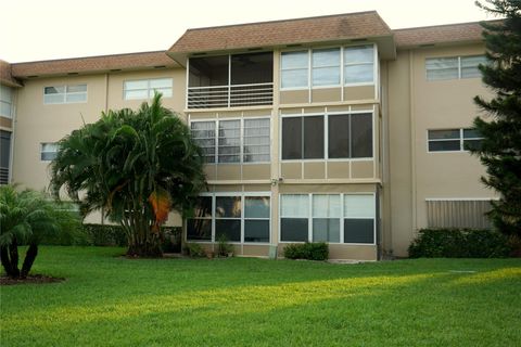 A home in Lauderdale Lakes